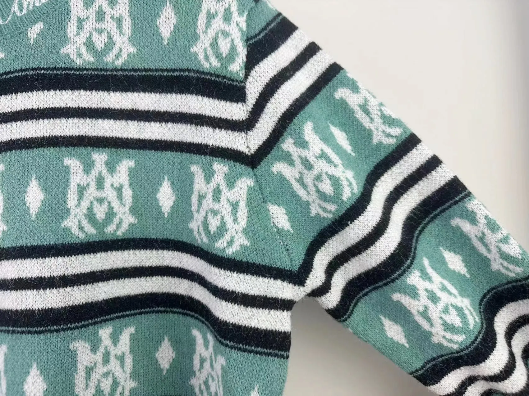 P240 🎉AMIRI new seahorse wool sweater, personalized logo embroidery on the collar, 🈵 exclusive logo jacquard, color: green black digital: S M L XL XXL