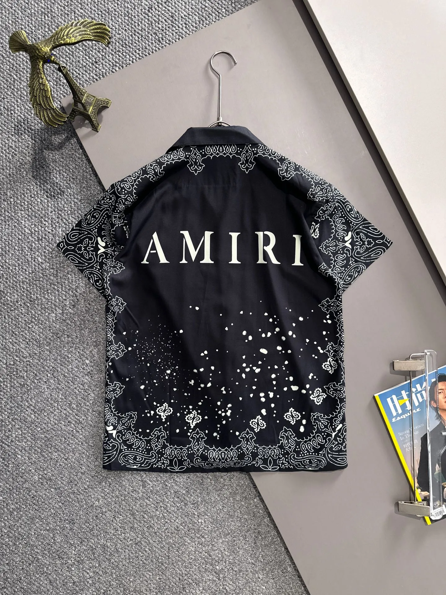 P360 AMIRI2025 summer classic LOGO design all-over printing suit, light and thin cotton full-body digital printing, made of high-quality polyester fiber fabric, breathable mesh lining is added to the pants, carefully created standard version, can be matched separately with clothes, versatile style for leisure time! The classic logo on the whole body is very eye-catching, showing a sense of luxury and style, becoming a classic and mainstream style that never goes out of style and is elegant! Extremely handsome, classic and heroic. Same style for men and women. Size: M-3XL (please note your height and weight when placing an order)