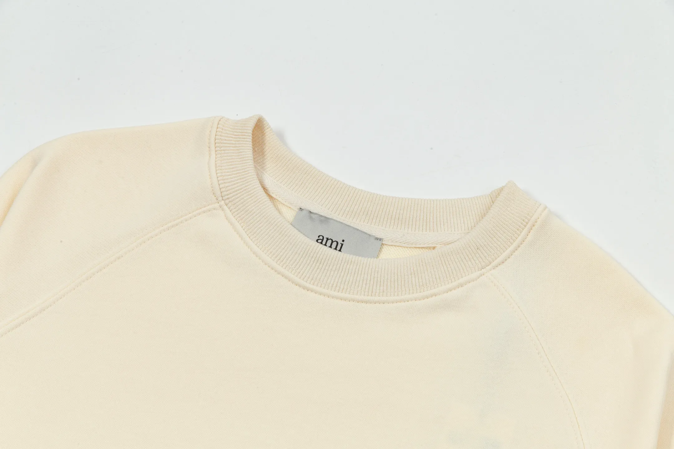 665# AMI PARIS 25 autumn and winter new classic woven big love towel embroidered raglan round neck pullover sweatshirt Customized 360g pure cotton fabric YP replica New main wheat Washable wheat QR code can be scanned Same style for men and women Color: black Baolan apricot/red heart Size: S-XL