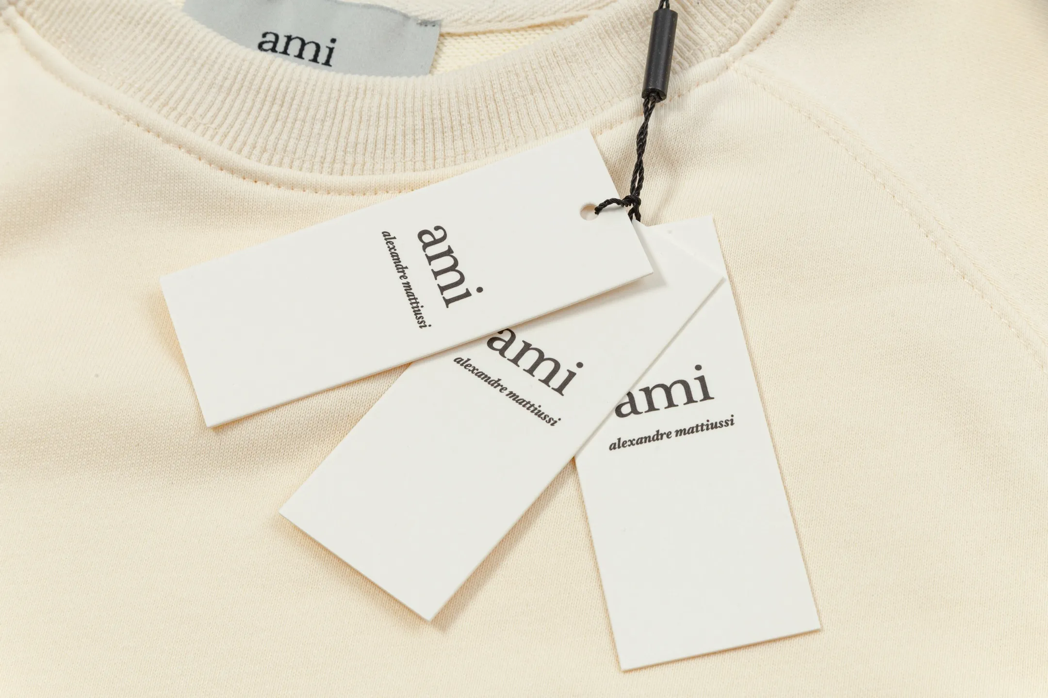 665# AMI PARIS 25 autumn and winter new classic woven big love towel embroidered raglan round neck pullover sweatshirt Customized 360g pure cotton fabric YP replica New main wheat Washable wheat QR code can be scanned Same style for men and women Color: black Baolan apricot/red heart Size: S-XL