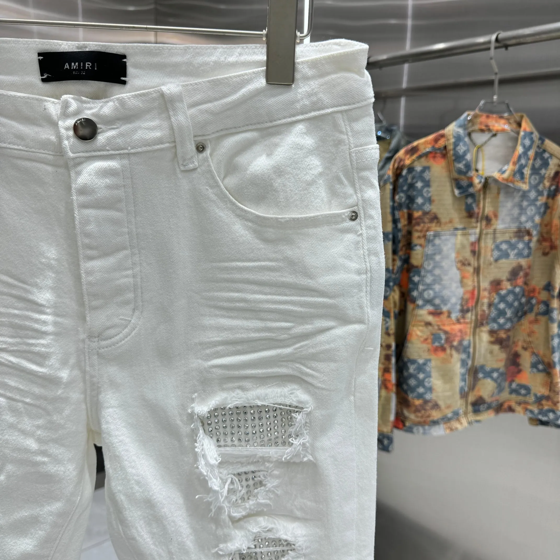 P290 Amiri ripped patchwork hot-drilled process street fashion slim fit stretch jeans Color White Size 30 32 34 36 38