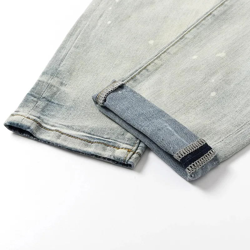 #N18 P246💰 (Top version) AMIRI hot high street jeans slim fit stretch washed knife cut trousers for men AMIRI amiri is transliterated as Emil, which is the name of the founder. Mike Amiri, the founder of amiri, grew up in Los Angeles, USA. He was influenced by local street culture and Punk Rock since childhood, so he founded the amiri brand named after himself. A variety of trendy brand clothing meets the needs of different fashion players. Amiri clothing has novel and unique styles and is a well-known street brand in the United States. The styles and styles of many clothes are loved by many street photographers. The various clothing styles meet the dressing needs of different people, show their unique temperament, and show the trend of dressing. amiri's jeans are relatively famous. Not only do they have many styles, but the quality of the jeans is also very good. Many celebrities have also worn amiri brand jeans. Color: Picture color Size: 28, 30, 32, 34, 36 28 30 32 34 36 Waist 71 76 81 86 91 Qianlang 26.5 27.5 28.5 29.5 30.5 Hou Lang 37 38 39 40 41 Foot 14 14.8 15.6 16.4 17.2 Foreign Minister 100 102 104 106 107