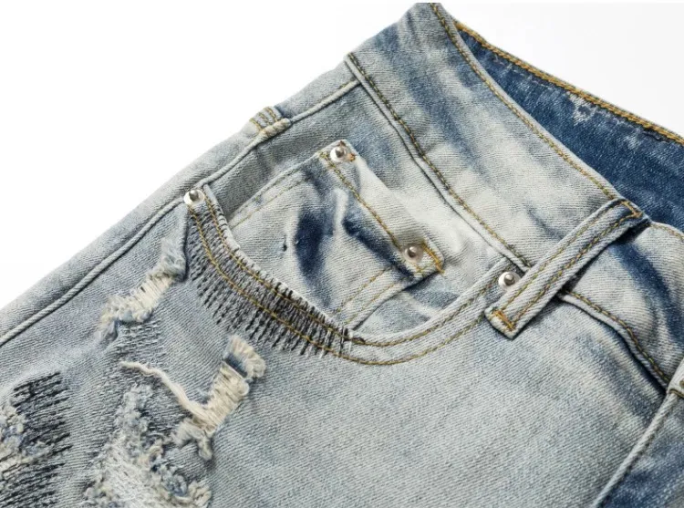 #N18 P246💰 (Top version) AMIRI hot high street jeans slim fit stretch washed knife cut trousers for men AMIRI amiri is transliterated as Emil, which is the name of the founder. Mike Amiri, the founder of amiri, grew up in Los Angeles, USA. He was influenced by local street culture and Punk Rock since childhood, so he founded the amiri brand named after himself. A variety of trendy brand clothing meets the needs of different fashion players. Amiri clothing has novel and unique styles and is a well-known street brand in the United States. The styles and styles of many clothes are loved by many street photographers. The various clothing styles meet the dressing needs of different people, show their unique temperament, and show the trend of dressing. amiri's jeans are relatively famous. Not only do they have many styles, but the quality of the jeans is also very good. Many celebrities have also worn amiri brand jeans. Color: Picture color Size: 28, 30, 32, 34, 36 28 30 32 34 36 Waist 71 76 81 86 91 Qianlang 26.5 27.5 28.5 29.5 30.5 Hou Lang 37 38 39 40 41 Foot 14 14.8 15.6 16.4 17.2 Foreign Minister 100 102 104 106 107