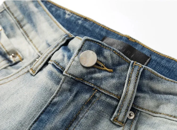 #N18 P246💰 (Top version) AMIRI hot high street jeans slim fit stretch washed knife cut trousers for men AMIRI amiri is transliterated as Emil, which is the name of the founder. Mike Amiri, the founder of amiri, grew up in Los Angeles, USA. He was influenced by local street culture and Punk Rock since childhood, so he founded the amiri brand named after himself. A variety of trendy brand clothing meets the needs of different fashion players. Amiri clothing has novel and unique styles and is a well-known street brand in the United States. The styles and styles of many clothes are loved by many street photographers. The various clothing styles meet the dressing needs of different people, show their unique temperament, and show the trend of dressing. amiri's jeans are relatively famous. Not only do they have many styles, but the quality of the jeans is also very good. Many celebrities have also worn amiri brand jeans. Color: Picture color Size: 28, 30, 32, 34, 36 28 30 32 34 36 Waist 71 76 81 86 91 Qianlang 26.5 27.5 28.5 29.5 30.5 Hou Lang 37 38 39 40 41 Foot 14 14.8 15.6 16.4 17.2 Foreign Minister 100 102 104 106 107