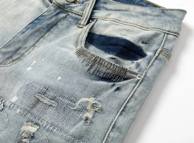 #N18 P246💰 (Top version) AMIRI hot high street jeans slim fit stretch washed knife cut trousers for men AMIRI amiri is transliterated as Emil, which is the name of the founder. Mike Amiri, the founder of amiri, grew up in Los Angeles, USA. He was influenced by local street culture and Punk Rock since childhood, so he founded the amiri brand named after himself. A variety of trendy brand clothing meets the needs of different fashion players. Amiri clothing has novel and unique styles and is a well-known street brand in the United States. The styles and styles of many clothes are loved by many street photographers. The various clothing styles meet the dressing needs of different people, show their unique temperament, and show the trend of dressing. amiri's jeans are relatively famous. Not only do they have many styles, but the quality of the jeans is also very good. Many celebrities have also worn amiri brand jeans. Color: Picture color Size: 28, 30, 32, 34, 36 28 30 32 34 36 Waist 71 76 81 86 91 Qianlang 26.5 27.5 28.5 29.5 30.5 Hou Lang 37 38 39 40 41 Foot 14 14.8 15.6 16.4 17.2 Foreign Minister 100 102 104 106 107