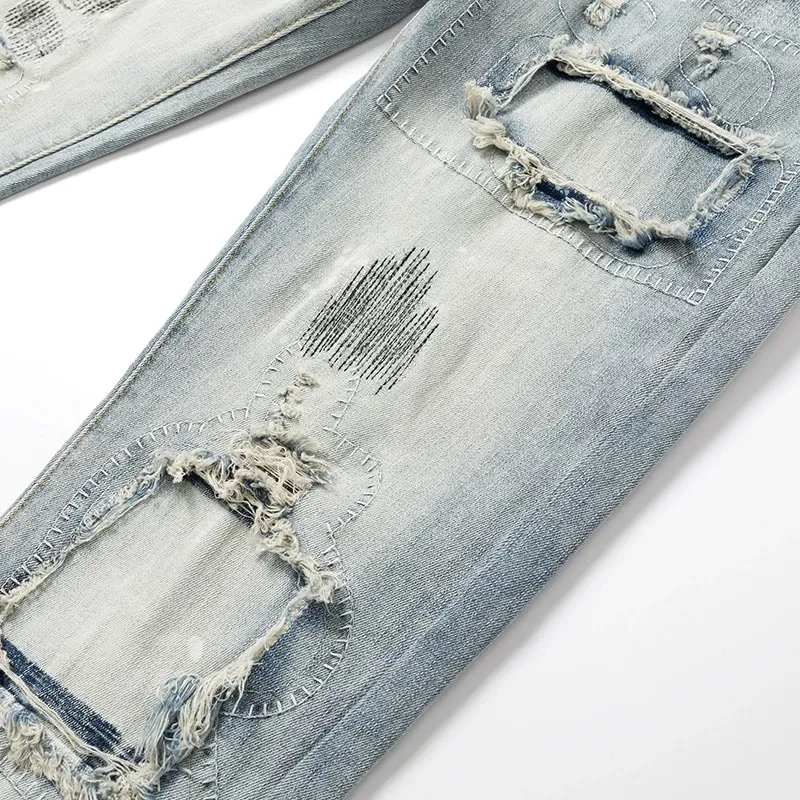 #N18 P246💰 (Top version) AMIRI hot high street jeans slim fit stretch washed knife cut trousers for men AMIRI amiri is transliterated as Emil, which is the name of the founder. Mike Amiri, the founder of amiri, grew up in Los Angeles, USA. He was influenced by local street culture and Punk Rock since childhood, so he founded the amiri brand named after himself. A variety of trendy brand clothing meets the needs of different fashion players. Amiri clothing has novel and unique styles and is a well-known street brand in the United States. The styles and styles of many clothes are loved by many street photographers. The various clothing styles meet the dressing needs of different people, show their unique temperament, and show the trend of dressing. amiri's jeans are relatively famous. Not only do they have many styles, but the quality of the jeans is also very good. Many celebrities have also worn amiri brand jeans. Color: Picture color Size: 28, 30, 32, 34, 36 28 30 32 34 36 Waist 71 76 81 86 91 Qianlang 26.5 27.5 28.5 29.5 30.5 Hou Lang 37 38 39 40 41 Foot 14 14.8 15.6 16.4 17.2 Foreign Minister 100 102 104 106 107