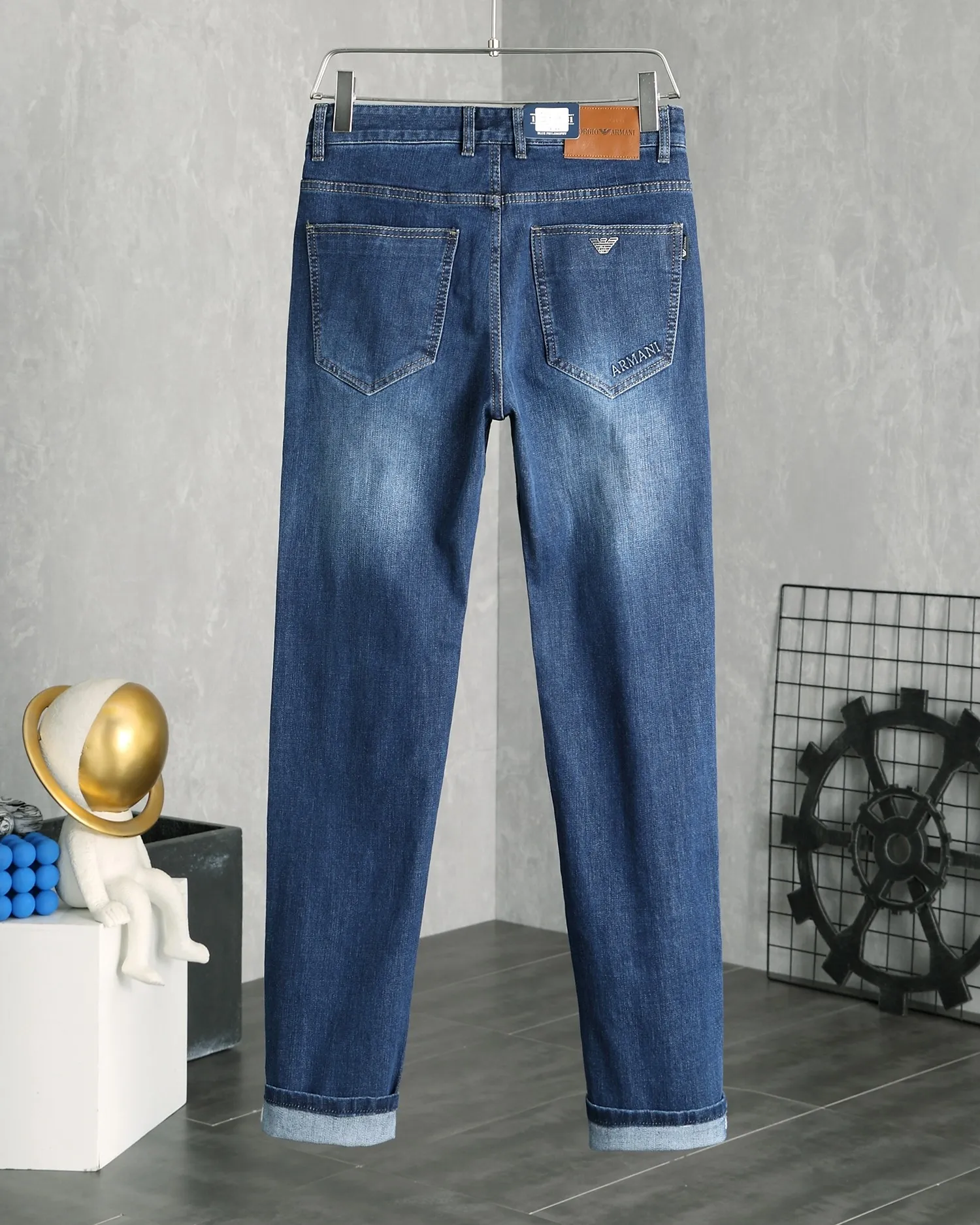 P240 - New style for autumn and winter: 9963ARMAN丨High-end and elegant men's jeans straight and versatile, fashionable and handsome men's trousers 29-42