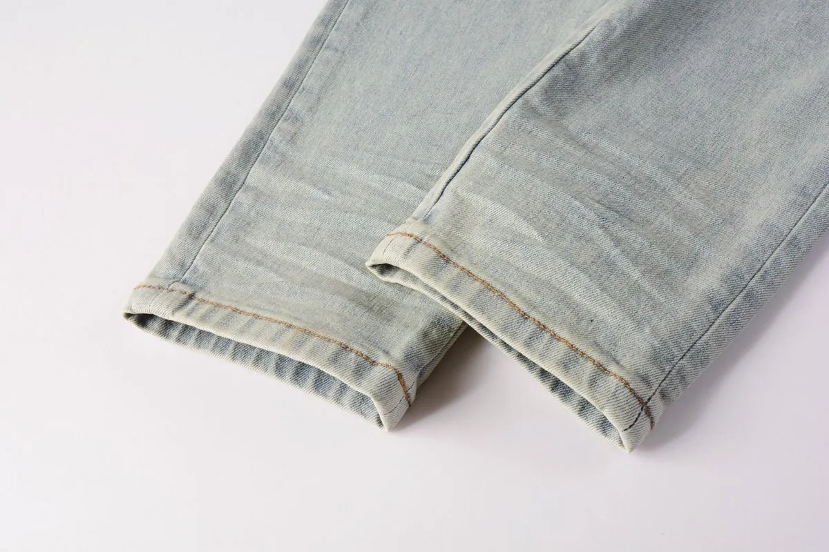 P220 💰 AMIRI patch embroidery jeans trousers AMIRI high street basic ripped tight elastic jeans trousers amiri brand jeans break the production process and cutting of the original jeans, the fabrics are softer and more comfortable Hand-sewn collar label Customized logo buttons Genuine leather tag Color: Picture color Size: 30-32-34-36
