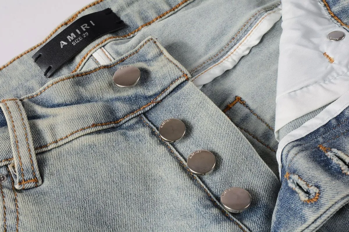 P220 💰 AMIRI patch embroidery jeans trousers AMIRI high street basic ripped tight elastic jeans trousers amiri brand jeans break the production process and cutting of the original jeans, the fabrics are softer and more comfortable Hand-sewn collar label Customized logo buttons Genuine leather tag Color: Picture color Size: 30-32-34-36