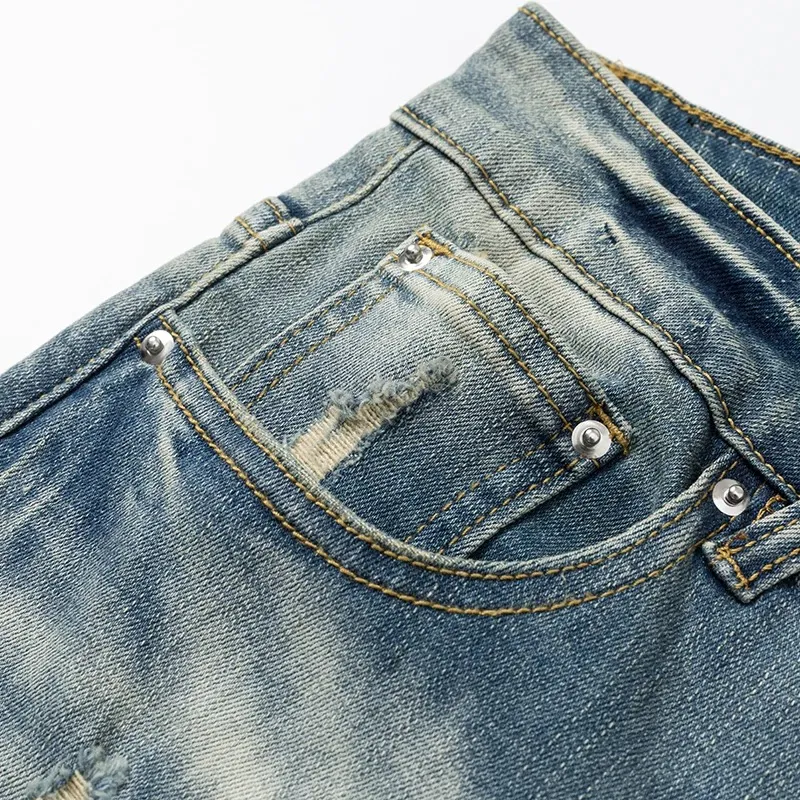#N23 P246💰 (Top version) AMIRI hot high street jeans slim fit stretch washed knife cut trousers for men AMIRI amiri is transliterated as Emil, which is the name of the founder. Mike Amiri, the founder of amiri, grew up in Los Angeles, USA. He was influenced by local street culture and Punk Rock since childhood, so he founded the amiri brand named after himself. A variety of trendy brand clothing meets the needs of different fashion players. Amiri clothing has novel and unique styles and is a well-known street brand in the United States. The styles and styles of many clothes are loved by many street photographers. The various clothing styles meet the dressing needs of different people, show their unique temperament, and show the trend of dressing. amiri's jeans are relatively famous. Not only do they have many styles, but the quality of the jeans is also very good. Many celebrities have also worn amiri brand jeans. Color: Picture color Size: 28, 30, 32, 34, 36 28 30 32 34 36 Waist 71 76 81 86 91 Qianlang 26.5 27.5 28.5 29.5 30.5 Hou Lang 37 38 39 40 41 Foot 14 14.8 15.6 16.4 17.2 Foreign Minister 100 102 104 106 107