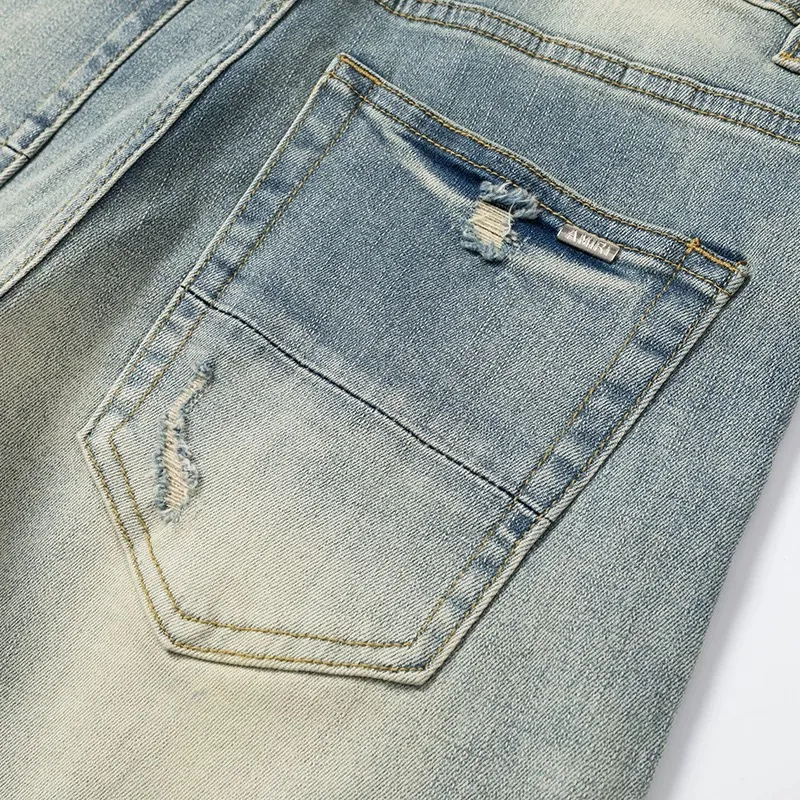 #N23 P246💰 (Top version) AMIRI hot high street jeans slim fit stretch washed knife cut trousers for men AMIRI amiri is transliterated as Emil, which is the name of the founder. Mike Amiri, the founder of amiri, grew up in Los Angeles, USA. He was influenced by local street culture and Punk Rock since childhood, so he founded the amiri brand named after himself. A variety of trendy brand clothing meets the needs of different fashion players. Amiri clothing has novel and unique styles and is a well-known street brand in the United States. The styles and styles of many clothes are loved by many street photographers. The various clothing styles meet the dressing needs of different people, show their unique temperament, and show the trend of dressing. amiri's jeans are relatively famous. Not only do they have many styles, but the quality of the jeans is also very good. Many celebrities have also worn amiri brand jeans. Color: Picture color Size: 28, 30, 32, 34, 36 28 30 32 34 36 Waist 71 76 81 86 91 Qianlang 26.5 27.5 28.5 29.5 30.5 Hou Lang 37 38 39 40 41 Foot 14 14.8 15.6 16.4 17.2 Foreign Minister 100 102 104 106 107
