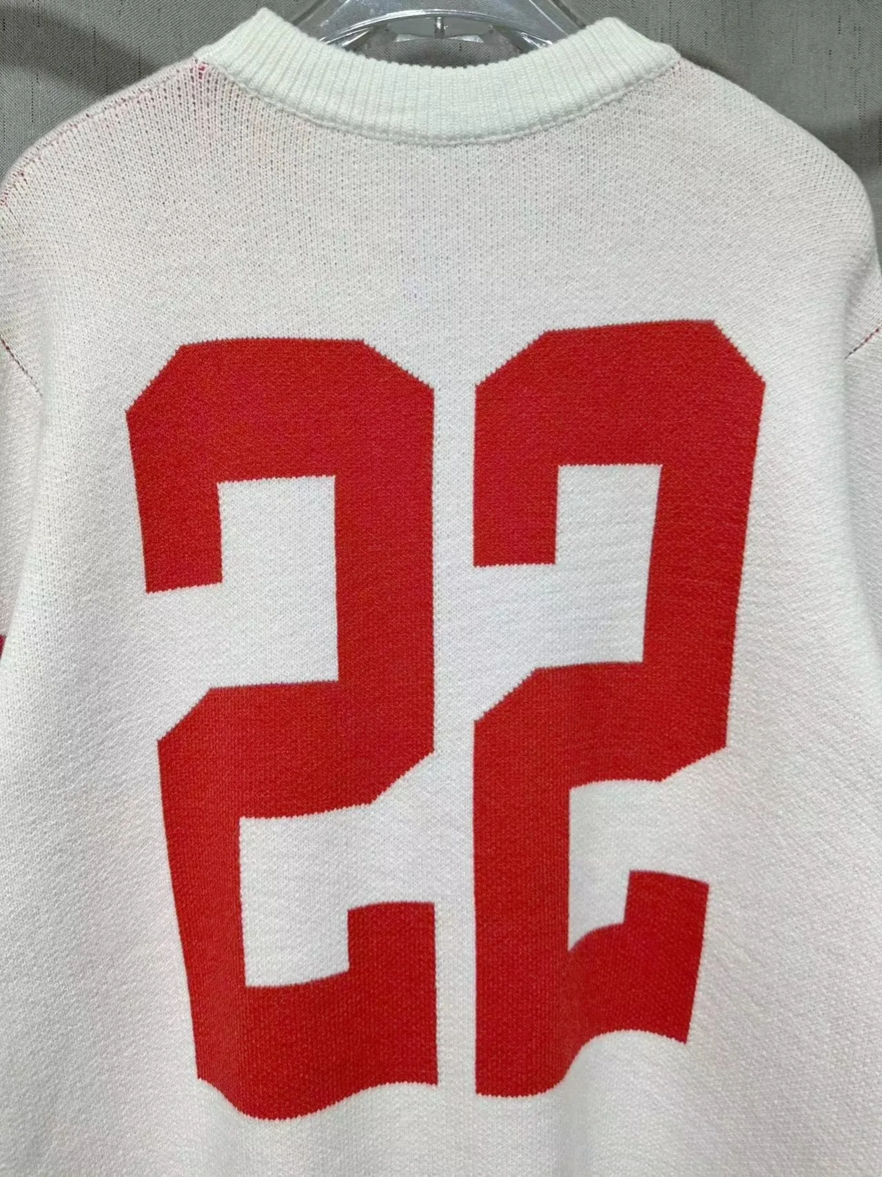 P230 🎉AMIRI new autumn and winter sweater Amiri exclusive logo jacquard on the front, 22 number jacquard on the back Color: White Black Size: S M L XL XXL