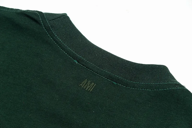AMI PARIS 25SS new product [Co-branded by Choi Woo-sik] Co-branded logo WDC contrasting logo short-sleeved T-shirt. Customized 230g double yarn pure cotton fabric matching 280G rib YP replica. New main wheat. Washable wheat QR code can be scanned. Same style for men and women. Color: dark green, apricot. Size: S-XL