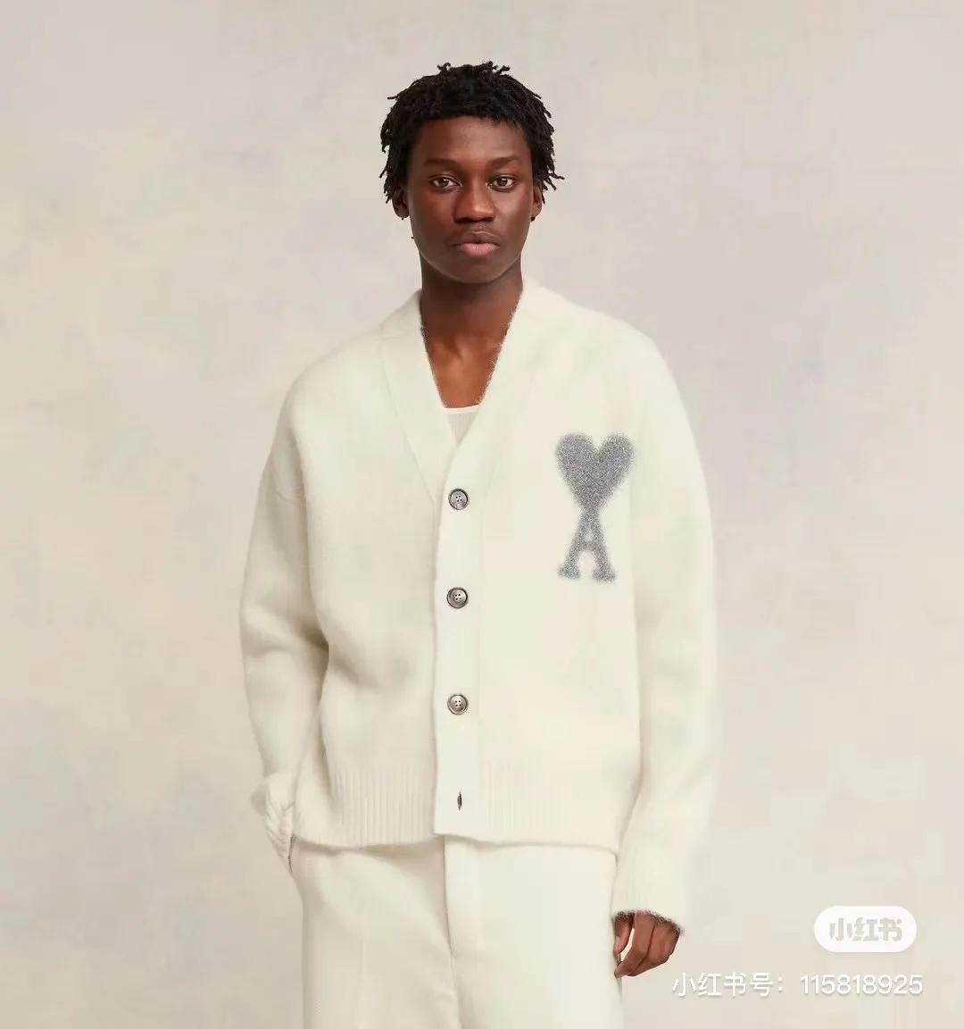 A8148# [Christmas Capsule Series] AMI Paris 2023 autumn and winter new silver big heart alpaca blend soft and waxy cardigan knitted sweater Oversize version for men and women Color: off-white Size: S-XL