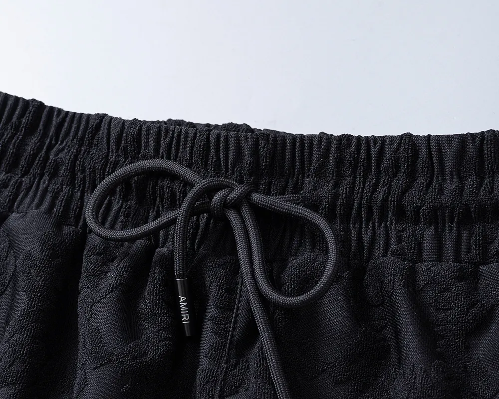 P140 Mili's 2026 spring and summer new men's casual shorts, terry jacquard fabric, stylish and handsome, comfortable fabric, rigorous workmanship, and neat wiring. Good upper body effect·Size M-3XL black
