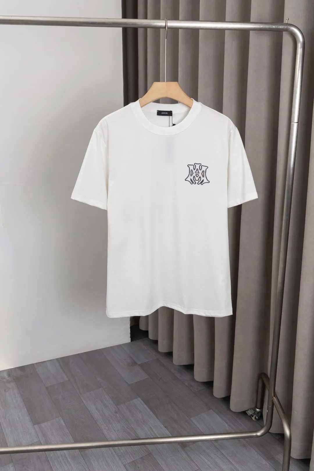 P130 Color: black, white, size: M～3XL