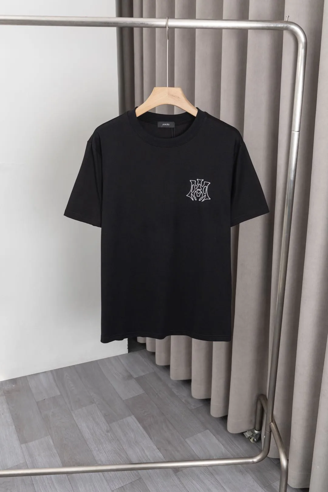 P130 Color: black, white, size: M～3XL