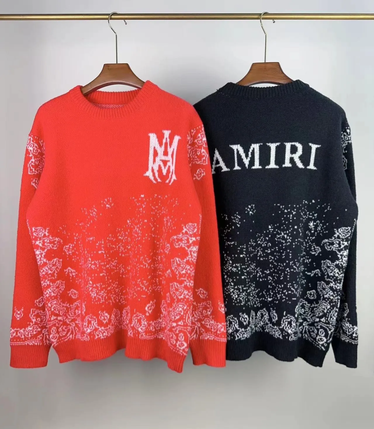 P240 🎉AMIRI new sweater Amiri exclusive logo jacquard on the front, letter logo jacquard on the back Color: Red Black Size: S M L XL XXL