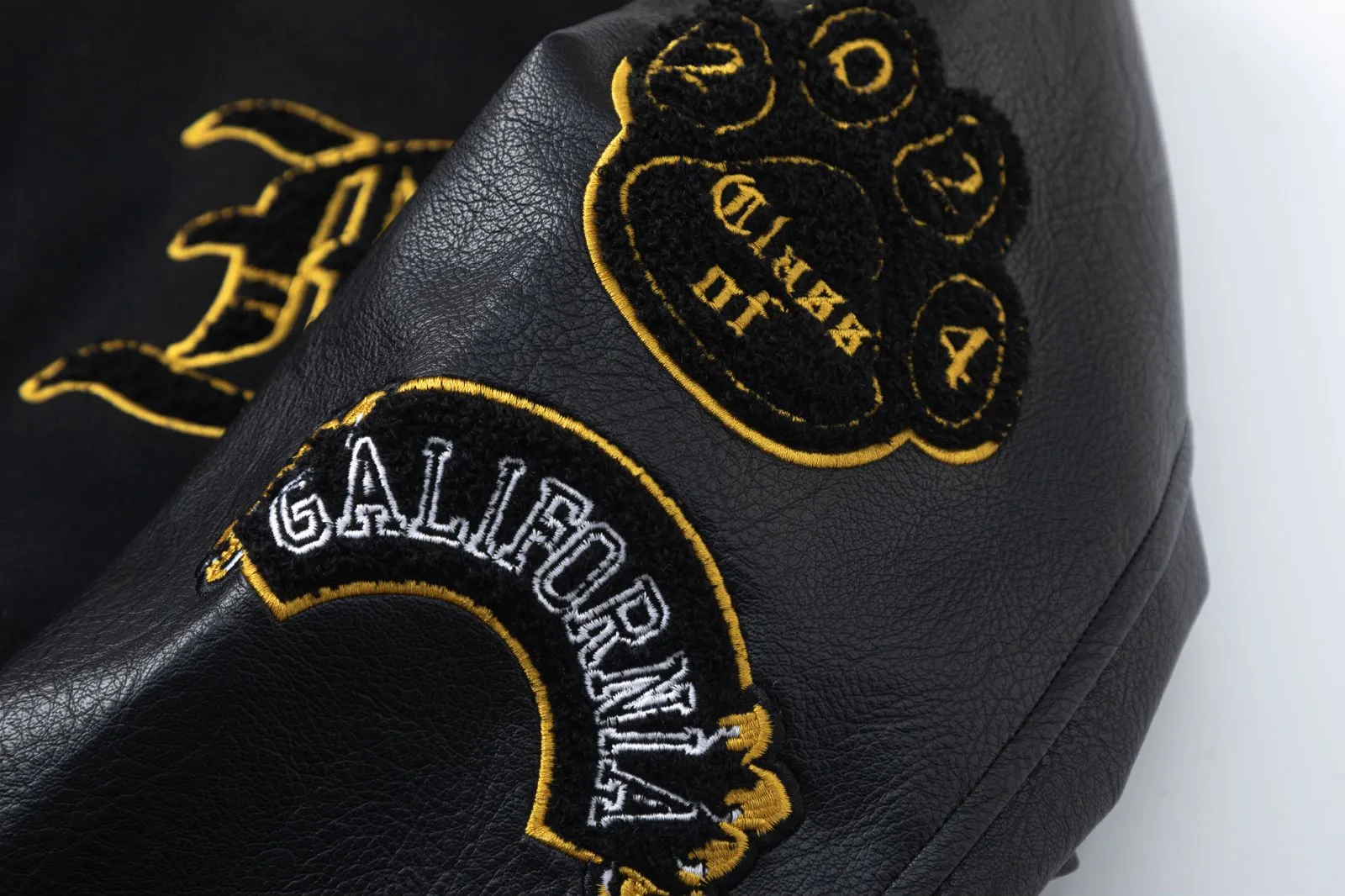 7183#P490AMIRI Lion towel embroidered LOGO, color: black, size: S M L XL