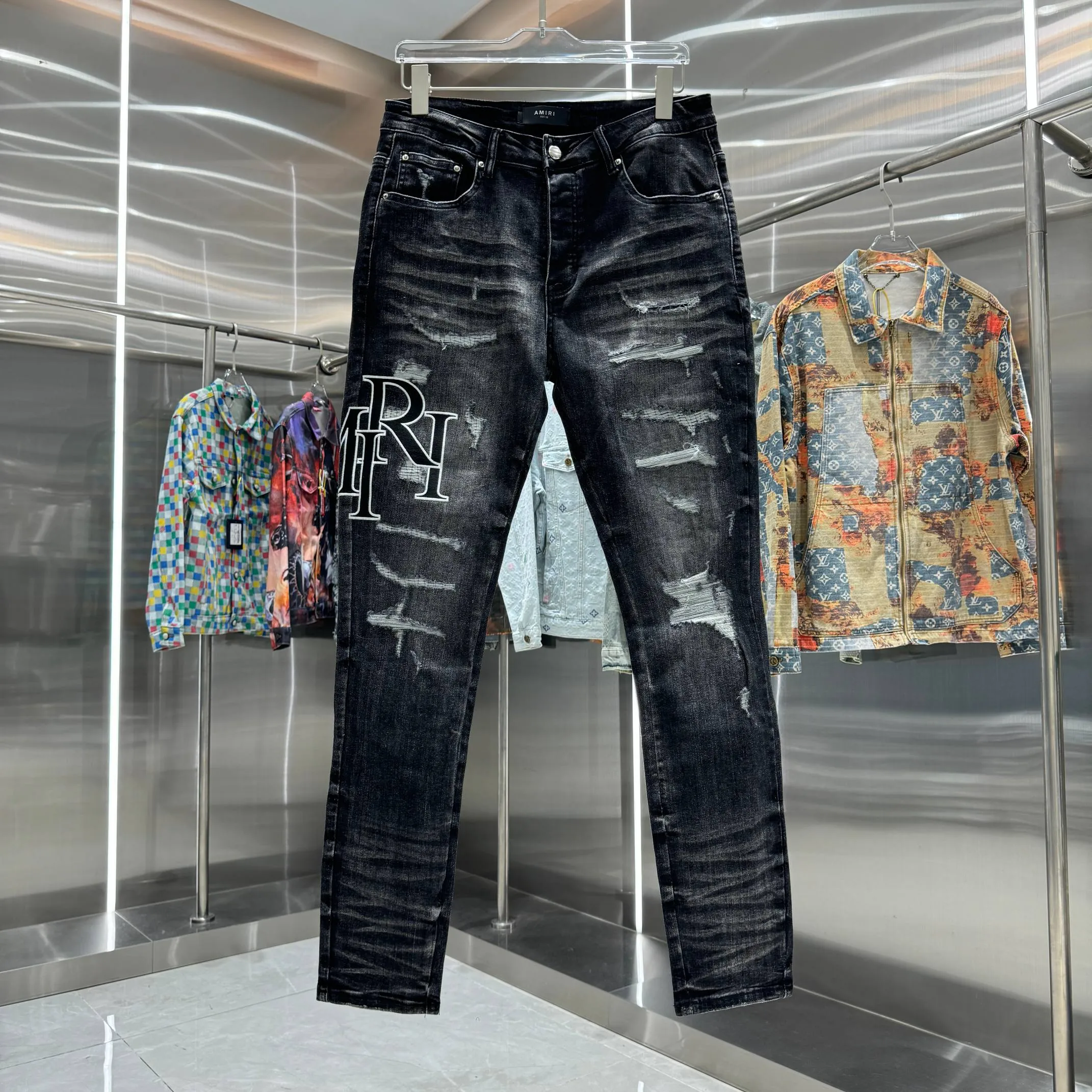 P290 Amiri ripped letter embroidery craft street fashion slim fit stretch jeans Color Black Size 30 32 34 36 38