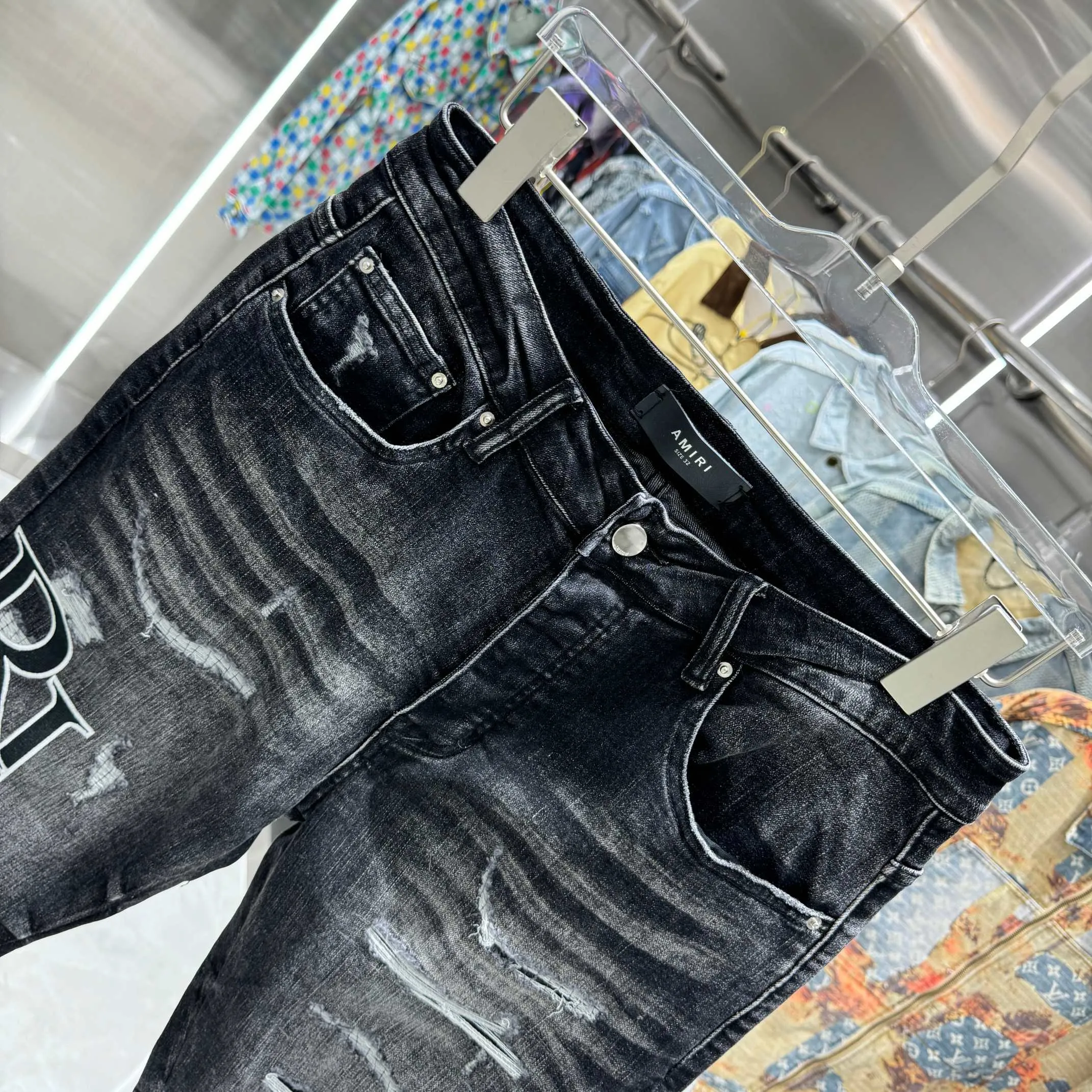 P290 Amiri ripped letter embroidery craft street fashion slim fit stretch jeans Color Black Size 30 32 34 36 38