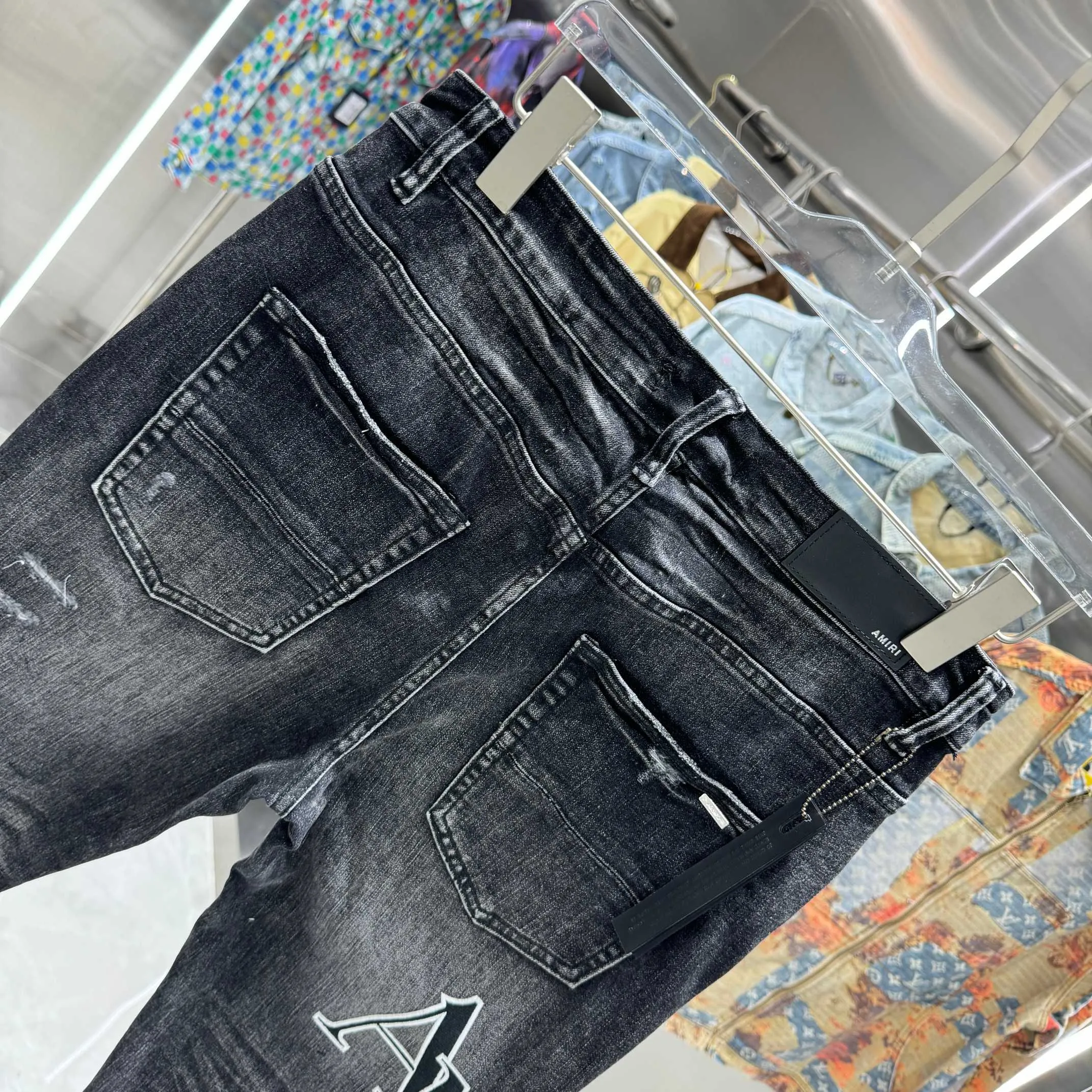 P290 Amiri ripped letter embroidery craft street fashion slim fit stretch jeans Color Black Size 30 32 34 36 38