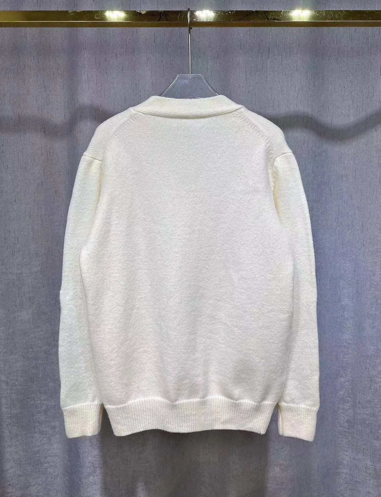 P270 🎉AMIRI new V-neck cardigan sweater, logo embroidery on the chest, 1:1 towel embroidery on the sleeves Color: apricot white, cerulean blue, black, size: S M L XL XXL