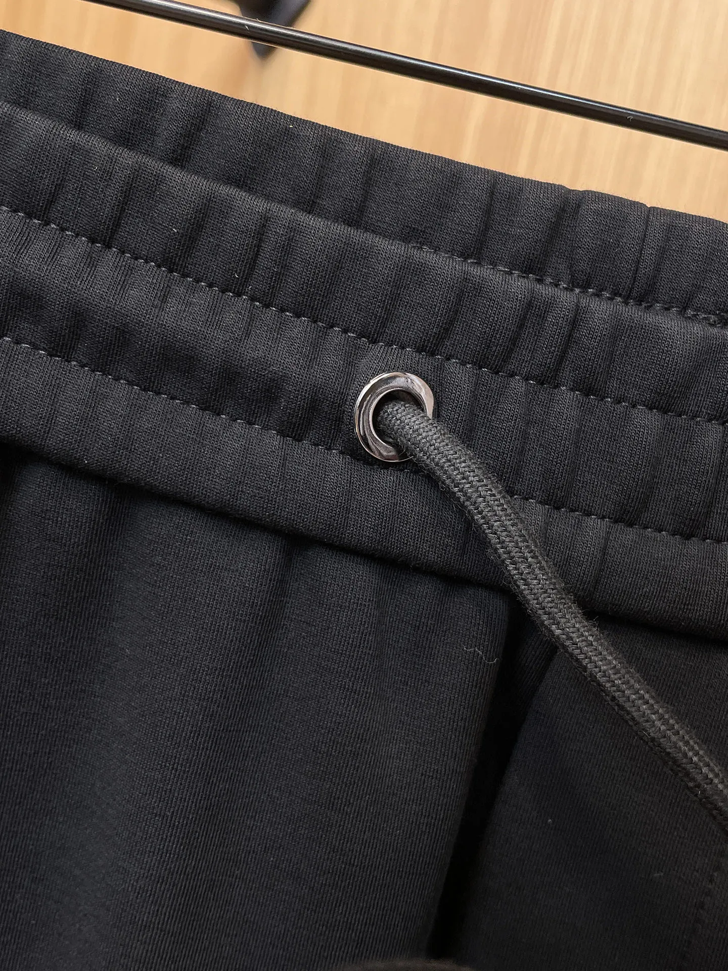 P280 Amiri 🆕2025 new autumn and winter casual pants! The official website will be released simultaneously. The brand's classic LOGO casual pants are made of customized fabrics, which are extremely comfortable and have a strong touch. Highly recognisable, perfect appearance and craftsmanship. Size: M-3XL
