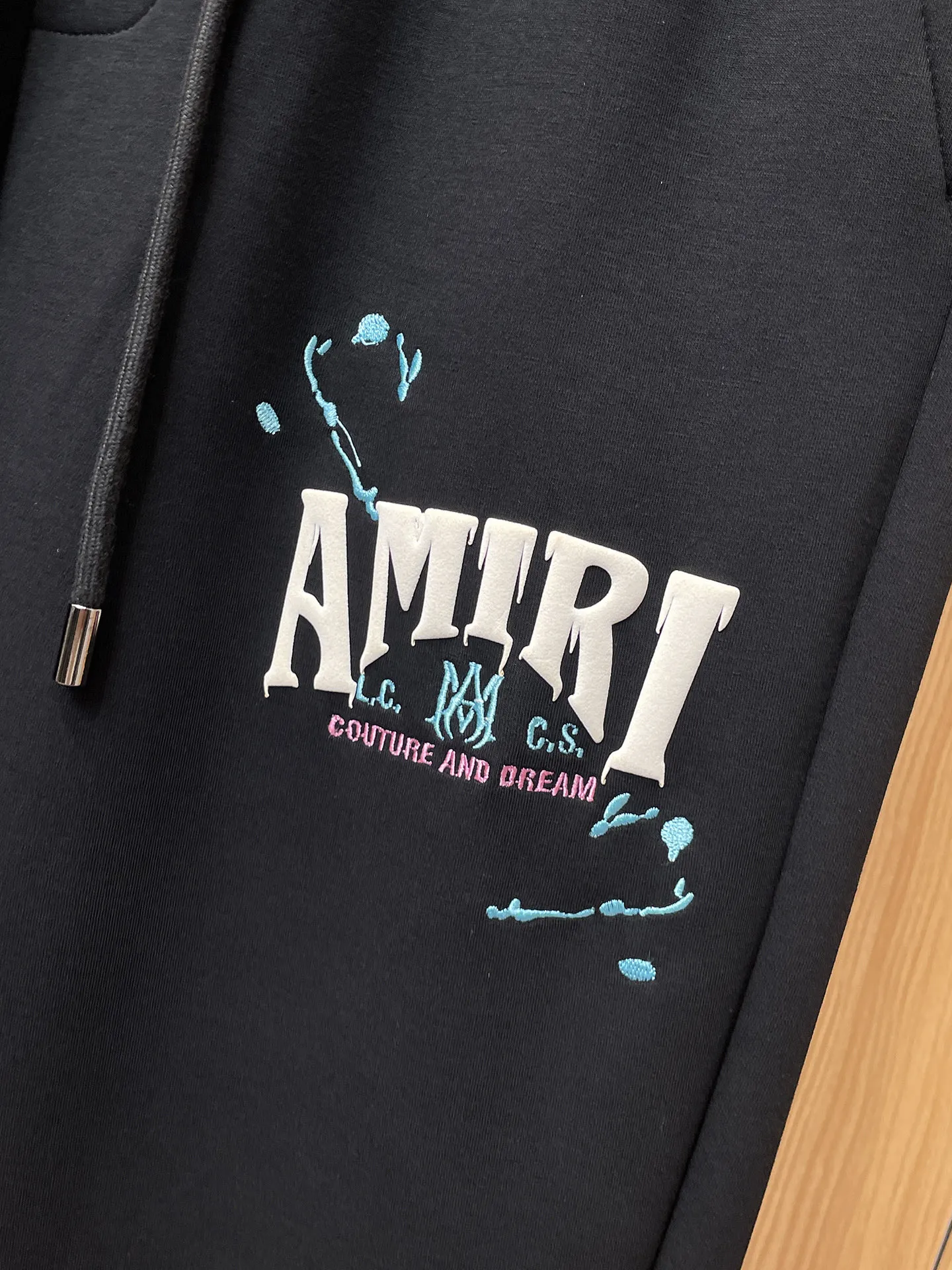 P280 Amiri 🆕2025 new autumn and winter casual pants! The official website will be released simultaneously. The brand's classic LOGO casual pants are made of customized fabrics, which are extremely comfortable and have a strong touch. Highly recognisable, perfect appearance and craftsmanship. Size: M-3XL