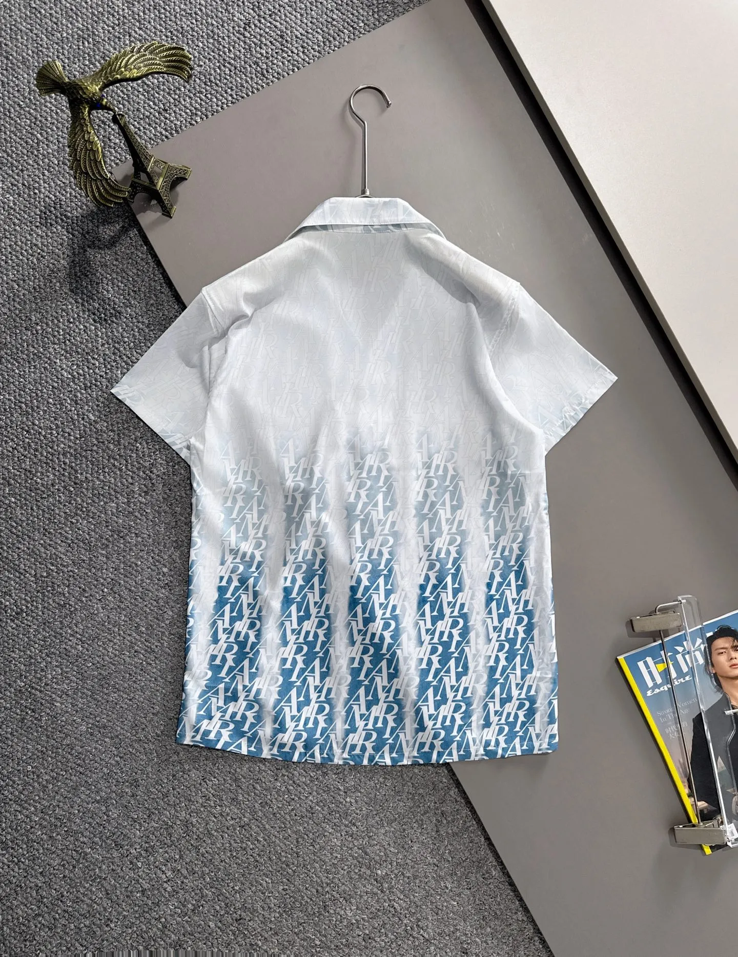 P360 AMIRI2025 summer classic LOGO design all-over printing suit, light and thin cotton full-body digital printing, made of high-quality polyester fiber fabric, breathable mesh lining is added to the pants, carefully created standard version, can be matched separately with clothes, versatile style for leisure time! The classic logo on the whole body is very eye-catching, showing a sense of luxury and style, becoming a classic and mainstream style that never goes out of style and is elegant! Extremely handsome, classic and heroic. Same style for men and women. Size: M-3XL (please note your height and weight when placing an order)
