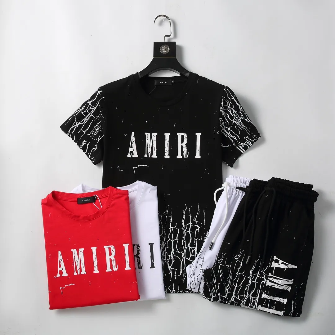 P290 🌸🌸🌸 AMIRI 25ss spring and summer advanced customization spring and summer series, round neck casual suit, short-sleeved T-shirt suit and three-quarter pants, imported high-grade elastic fabric, delicate, soft, comfortable and breathable, stiff and shaping, extraordinary quality. Exquisite three-dimensional tailoring and outstanding texture are made of high-end materials supplied by customers. They are very textured and durable. They are produced by domestic first-line factories. From cutting to hand-sewing, there is basically no extraneous touch. The pattern is quite crisp and there is no feeling of procrastination at all. It has a delicate and soft feel and smooth texture! Color: Picture color Size: M--3xL