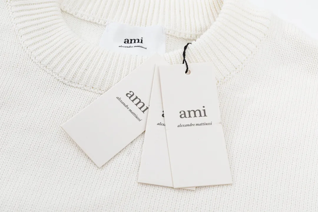 CYA33# AMI Paris 22 spring and summer new Ami de Coeur love striped crew neck sweater Color: black white Size: S-XL