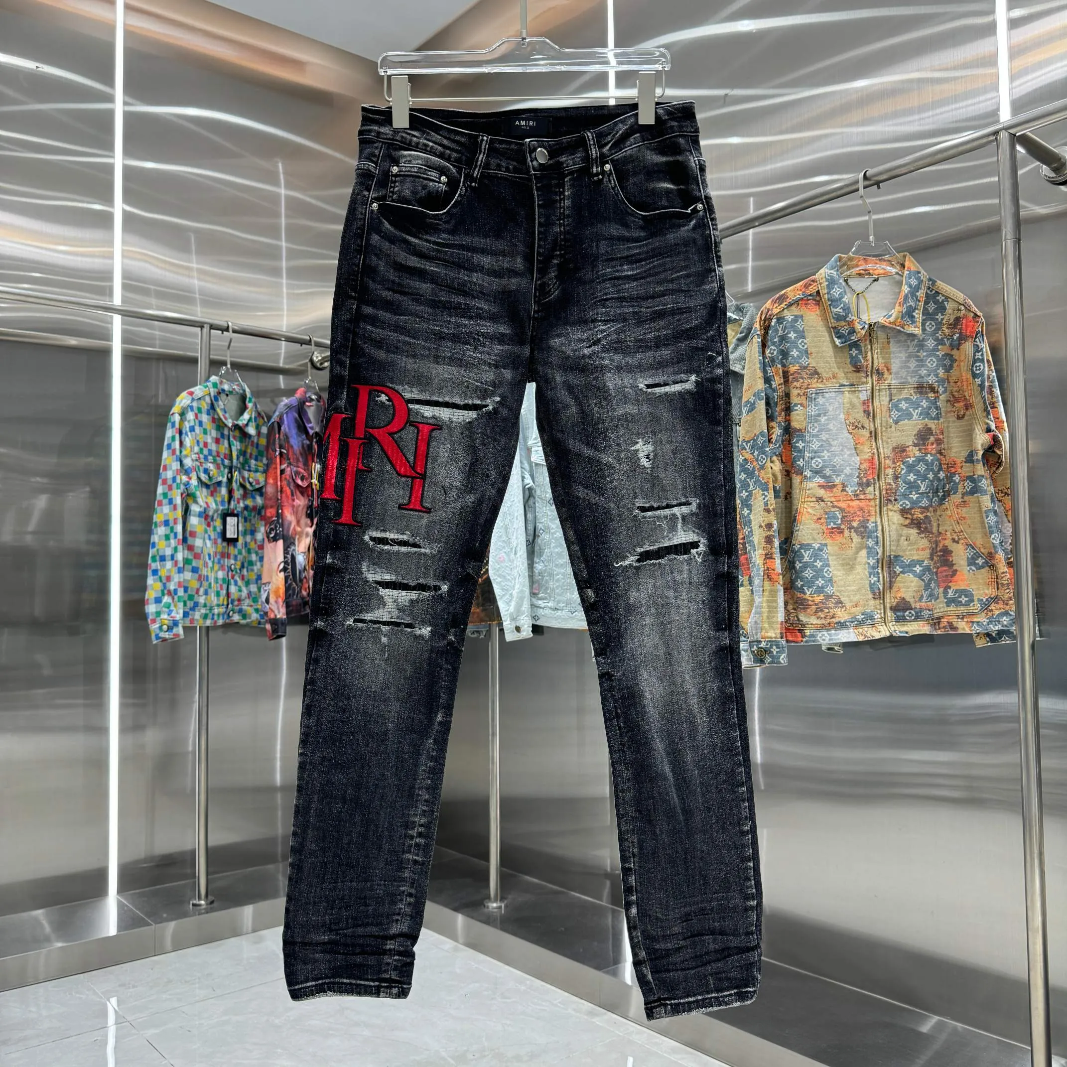 P290 Amiri ripped letter embroidery craft street fashion slim fit stretch jeans Color Black Size 30 32 34 36 38