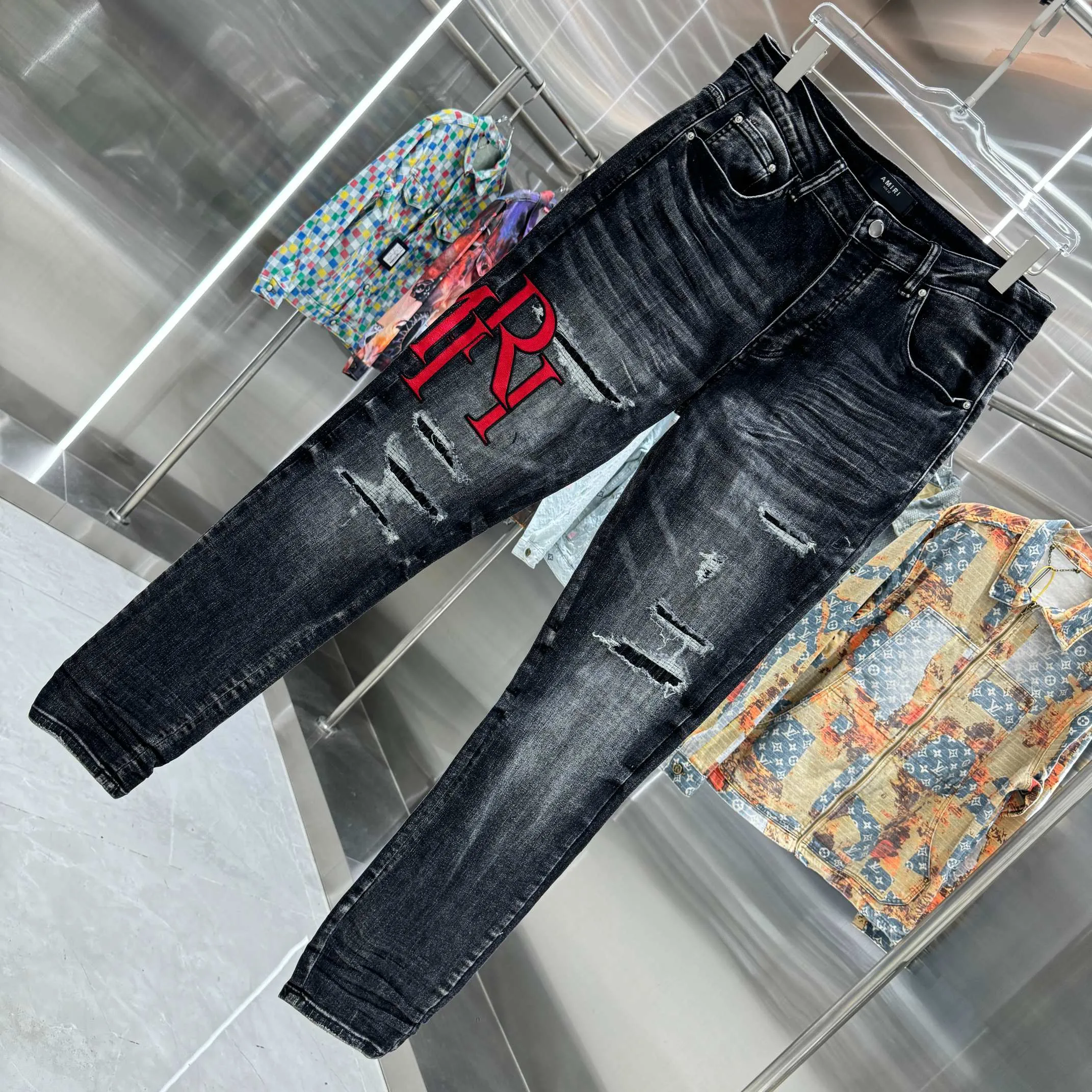 P290 Amiri ripped letter embroidery craft street fashion slim fit stretch jeans Color Black Size 30 32 34 36 38