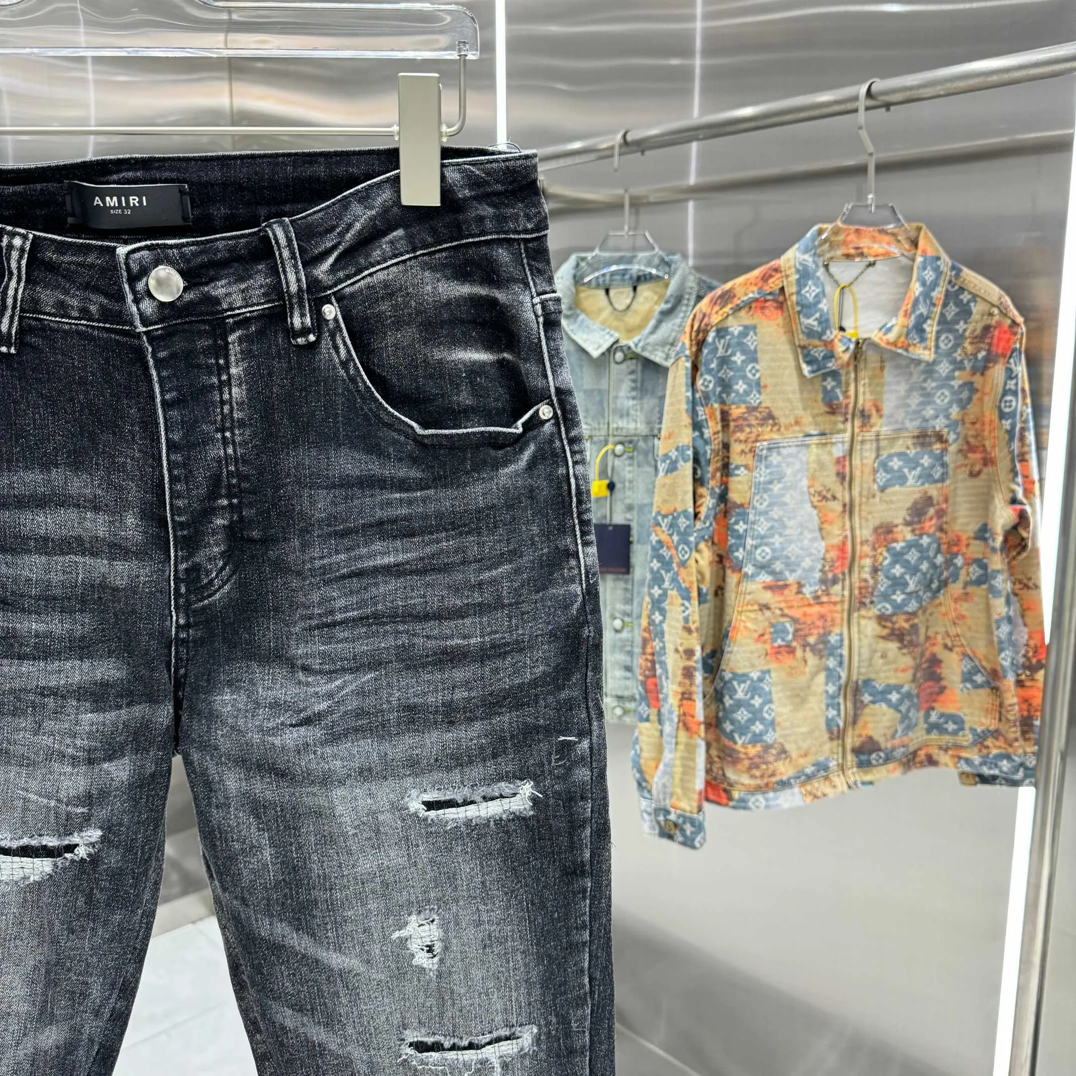 P290 Amiri ripped letter embroidery craft street fashion slim fit stretch jeans Color Black Size 30 32 34 36 38