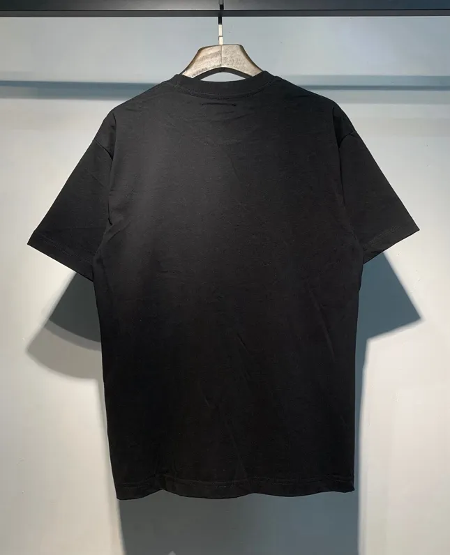 679 model P114 AMIRI real shot black white hanging shot S. M. L. XL
