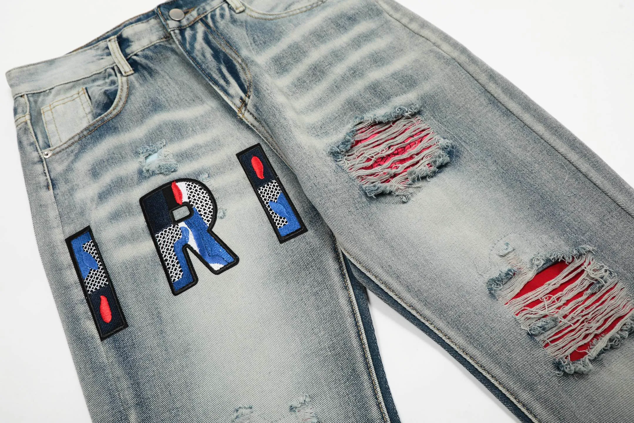 #M30 P168💰 Amiri classic embroidered patched leather ripped letter skinny jeans. Slim skinny jeans. Produced by a major washed factory. Full of high-end feel. Knee part destroyed design with patchwork design. Already used as facade design. Leather waist nameplate. The focus of this style is not on washing, but on the destroyed shape and version. The secret lies in the craftsmanship of the master. The cost of post-processing, grinding, cutting, etc. is far beyond the cost of assembly line products. Color: Picture color Size: 30-32-34-36