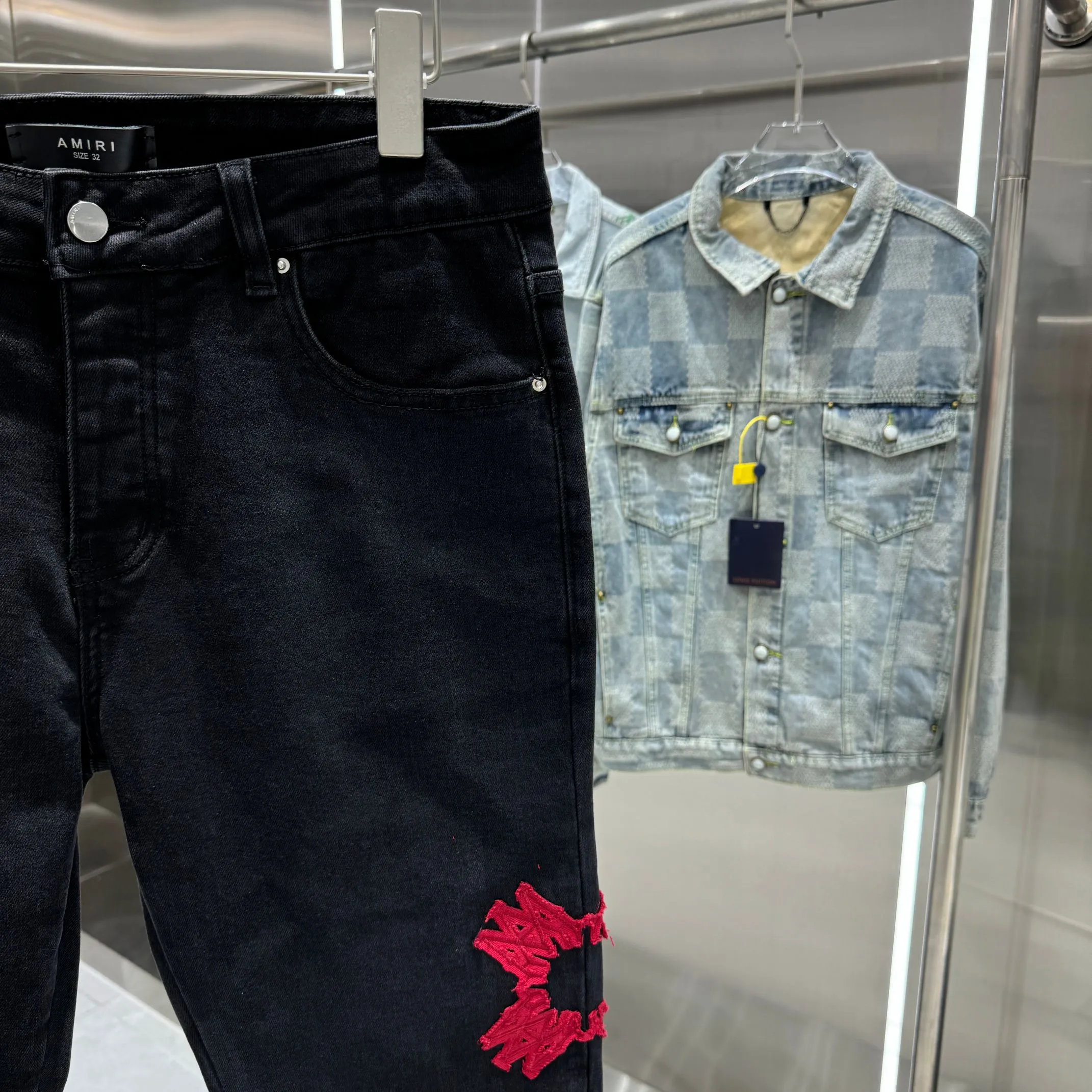 P290 Amiri ripped pattern embroidered street fashion slim fit stretch jeans Color Black Size 30 32 34 36 38