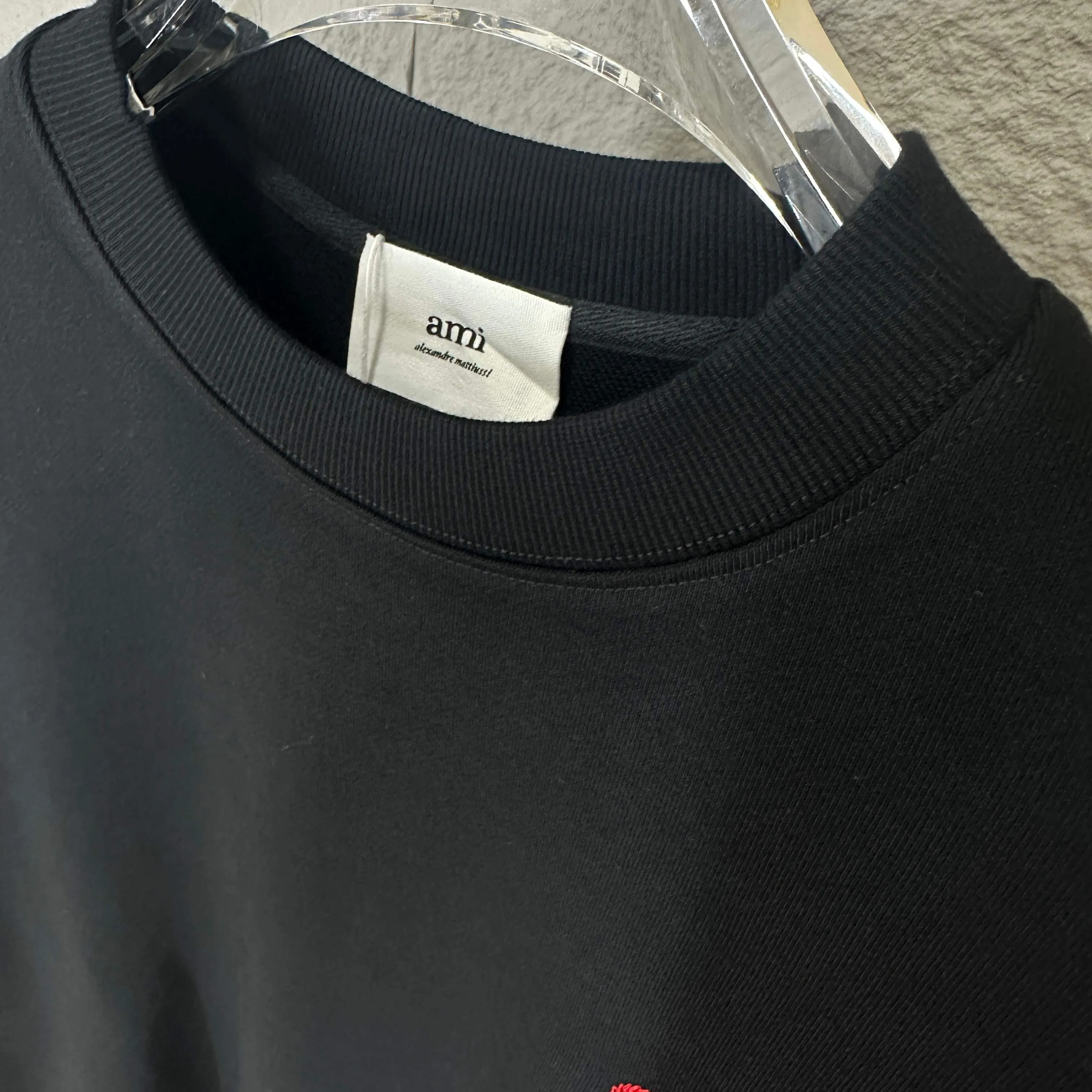 🅿️250 Ami Love 2025 Early Autumn and Winter New Style Classic Simple Embroidery Three-dimensional Big Love Letters Personalized Logo Customized Terry Fabric Long Sleeve T-shirt Unisex Color: Black White Size: S (90-130 catties) M (120-150 catties) L (140-165 catties) XL (160-180 catties) XXL (180-210 pounds)