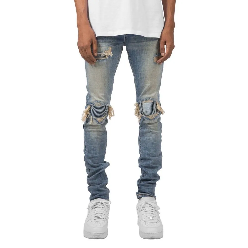 P180 amiri high street ripped patch jeans trousers amiri ripped tight stretch denim trousers amiri hot diamonds amiri is transliterated as Emil, which is the name of the founder. mikeamiri, the founder of amiri, grew up in Los Angeles, USA. He was influenced by the local street culture RO since he was a child, so he founded the amiri brand named after himself. A variety of trendy brand clothing meets the needs of different fashion players. Amiri clothing has novel and unique styles and is a well-known street brand in the United States. The styles and styles of many clothes are loved by many street photographers. The various clothing styles meet the dressing needs of different people, show their unique temperament, and show the trend of dressing. amiri's jeans are relatively famous. Not only do they have many styles, but the quality of the jeans is also very good. Many celebrities have also worn amiri brand jeans. Size: M-XXL