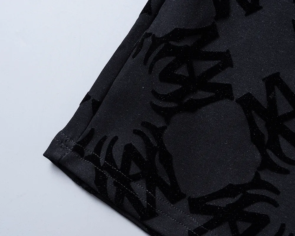 P140 Mili's new 2026 spring and summer men's casual shorts, with full-body flocking printing technology, fashionable and handsome style, comfortable fabrics, rigorous workmanship, and neat wiring. Good upper body effect·Size M-3XL black