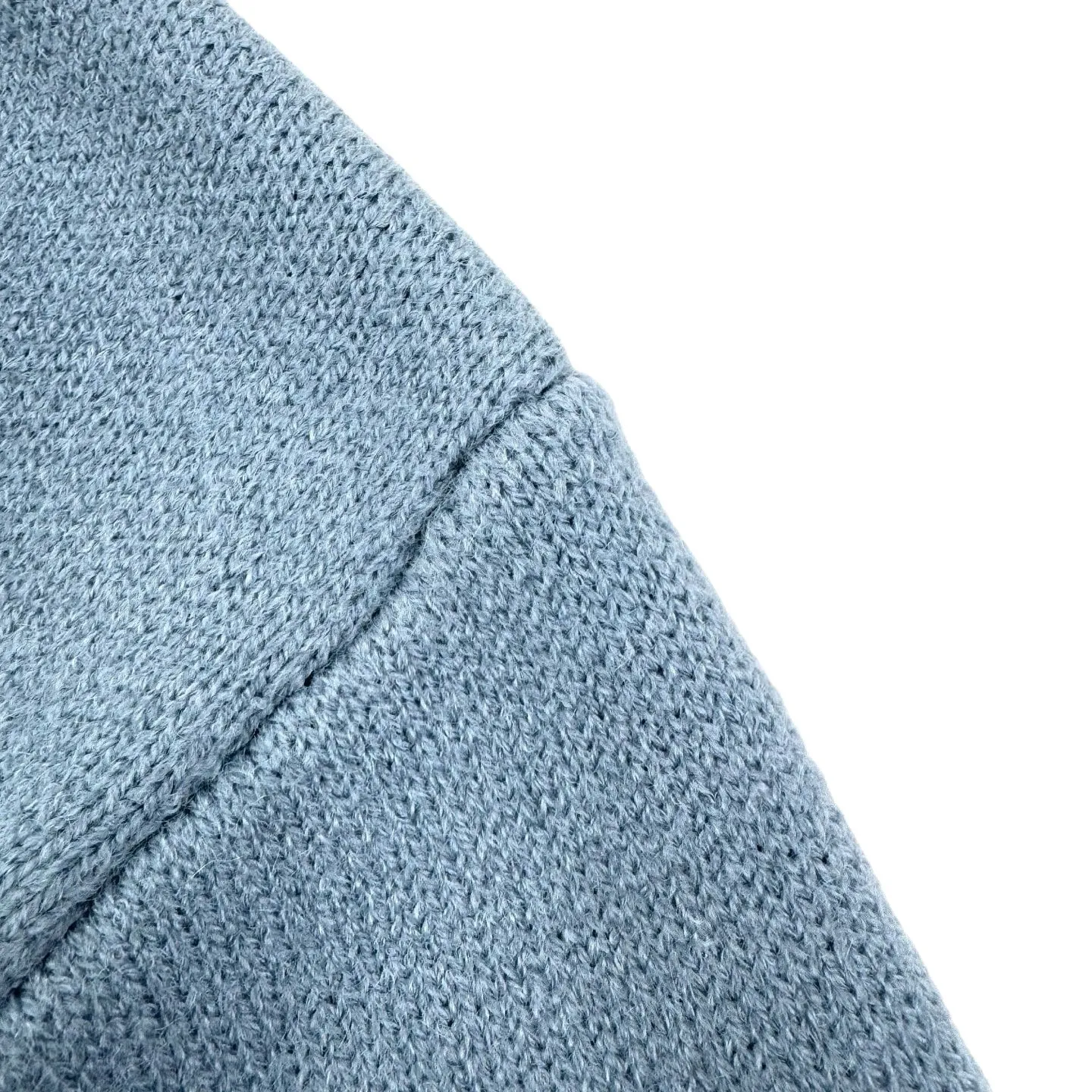 🅿️460 [Exclusive supply] Ami love jacquard crew neck sweater (blue). The original purchase was 4,900 and developed. The fabric is made of custom-woven and dyed luxurious Merino wool. It is soft, delicate and comfortable to the skin. It uses high-grade morning mist gray as the ink. The gentle riot of grayscale aesthetics. A contrasting love heart jumps on the chest. It quietly exudes its own charming halo. The brand is fully recognizable. The elegance and casualness of French fashion is the ultimate simplification of color. It also conveys the love and persistence of life. Meet the king of extreme simplicity and deserve to be versatile. It is made of jacquard tissue imported from Germany. The arrangement and interweaving of yarns are precisely controlled and carefully interwoven on the loom. The Ami love jacquard art pattern is inlaid. The fabric is more vivid and three-dimensional. The washing water of the garment is softened and deodorized. The clothes are deeply cleaned and deodorized through professional washing equipment and specific detergents to improve the feel and appearance of the clothes. Size:S-M-L-XL