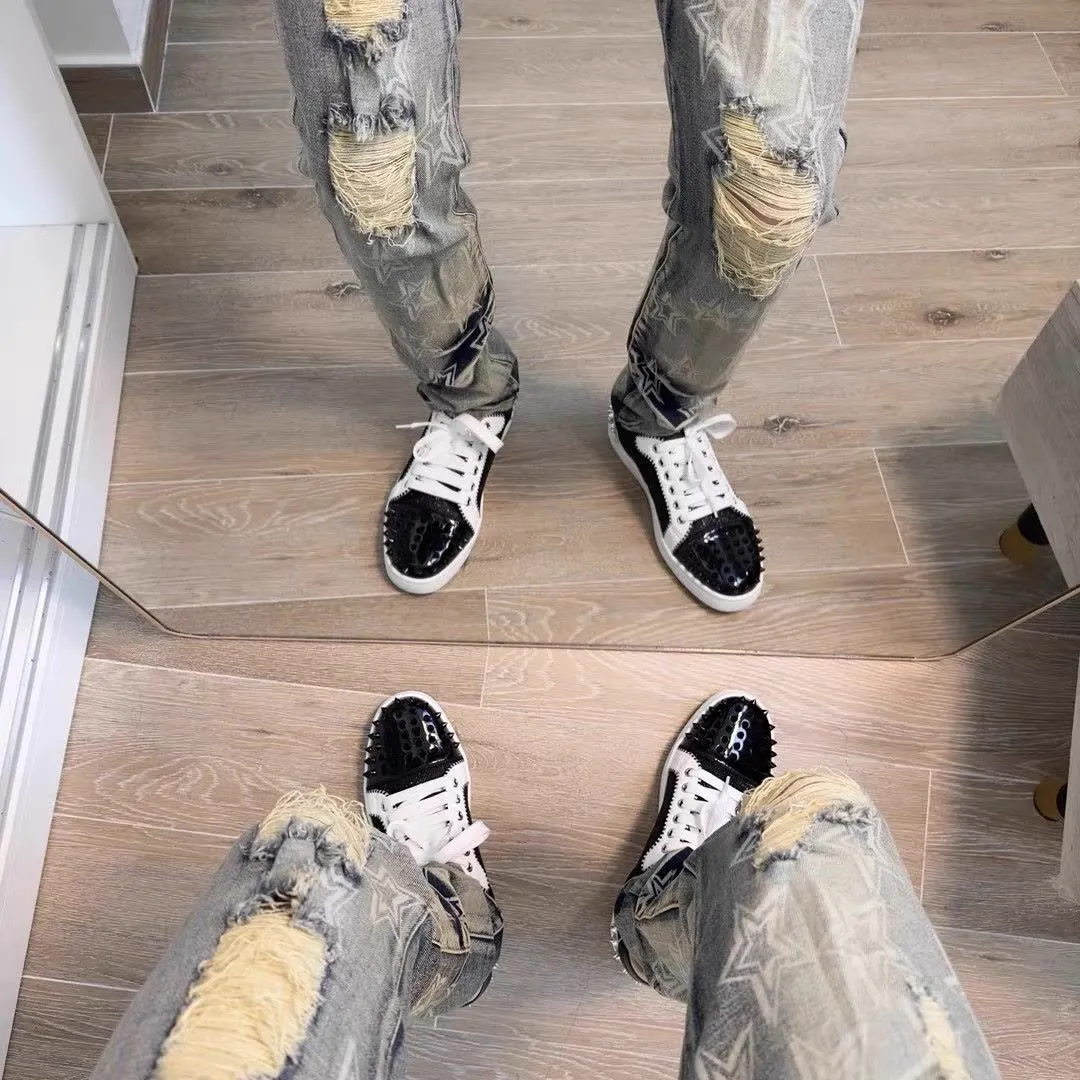 #M60 P168💰 AMIRI patch embroidery jeans trousers AMIRI high street basic ripped tight elastic jeans trousers amiri brand jeans break the production process and cutting of the original jeans, the fabrics are softer and more comfortable Hand-sewn collar label Customized logo buttons Genuine leather tag Color: Picture color Size: 30-32-34-36