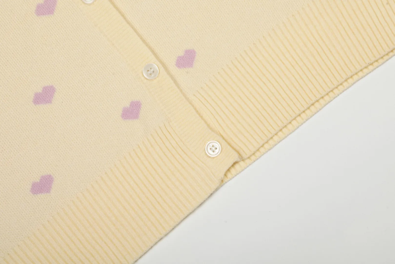 Ami/Ami's new jacquard love-printed goddess style must-have autumn and winter knitted cardigan small jacket Size: S-XL Color: White red heart Black red heart Red white heart Milky apricot purple heart Navy blue white heart Pink red heart