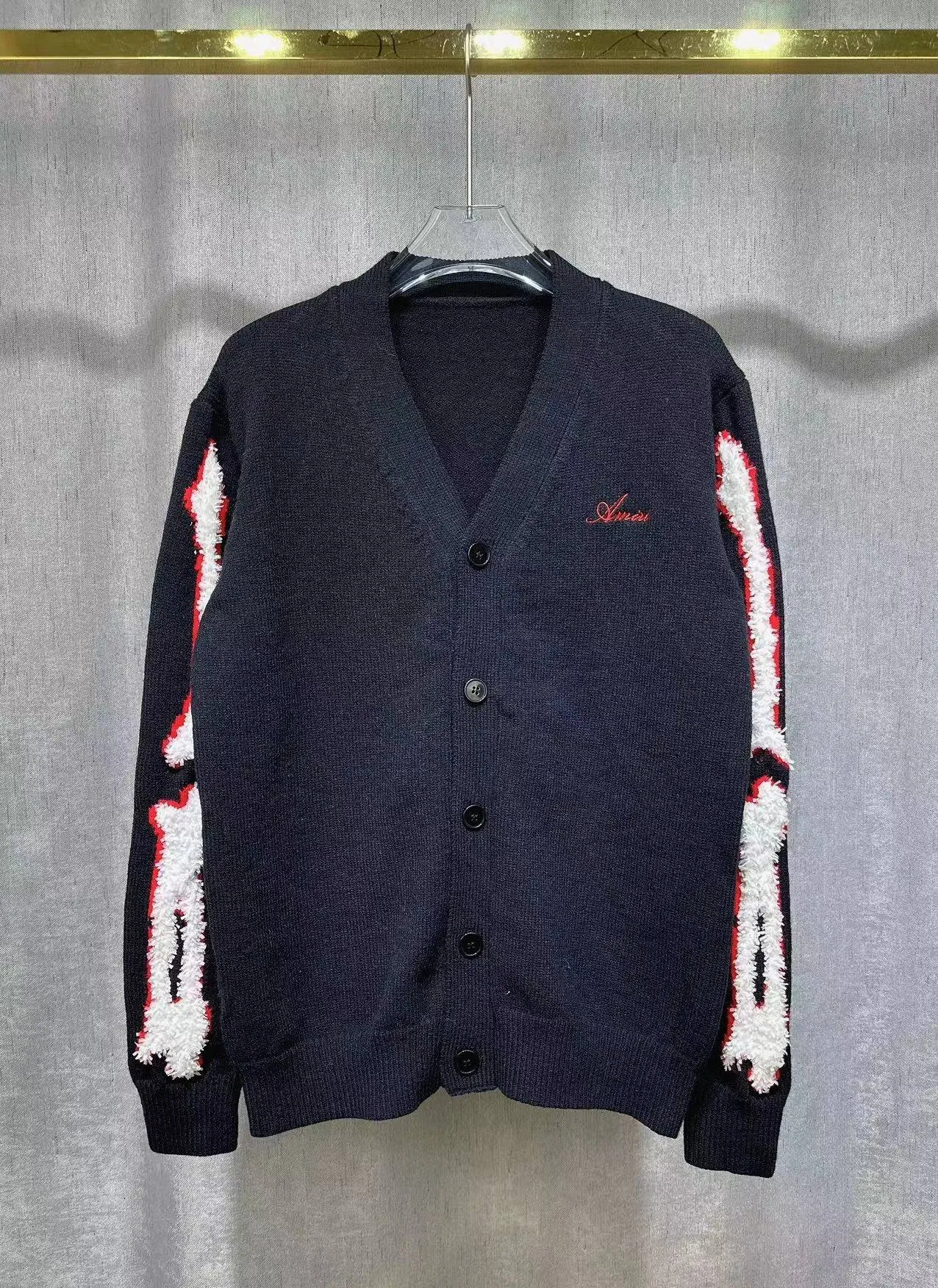 P270 🎉AMIRI new V-neck cardigan sweater, logo embroidery on the chest, 1:1 towel embroidery on the sleeves Color: apricot white, cerulean blue, black, size: S M L XL XXL