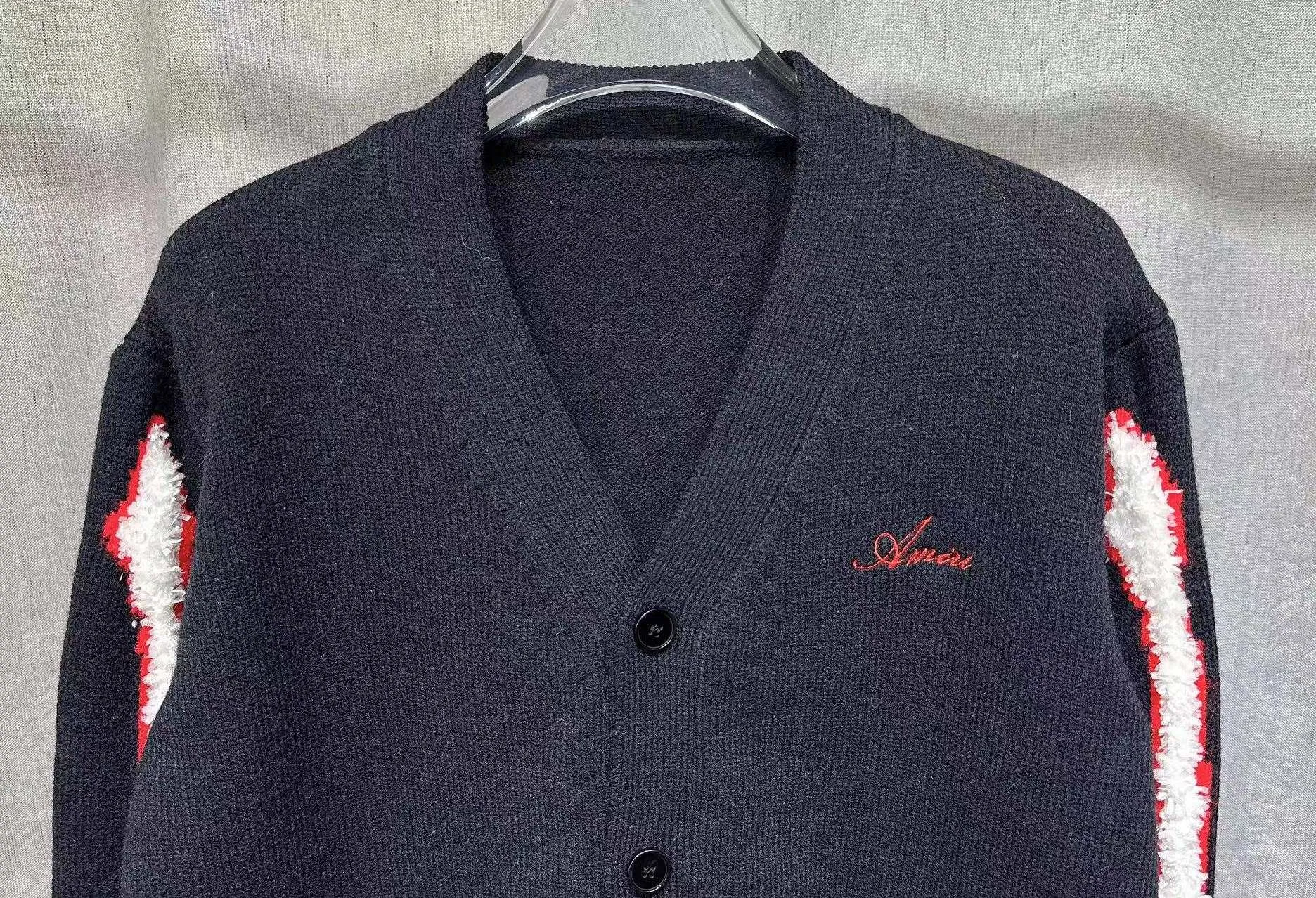 P270 🎉AMIRI new V-neck cardigan sweater, logo embroidery on the chest, 1:1 towel embroidery on the sleeves Color: apricot white, cerulean blue, black, size: S M L XL XXL