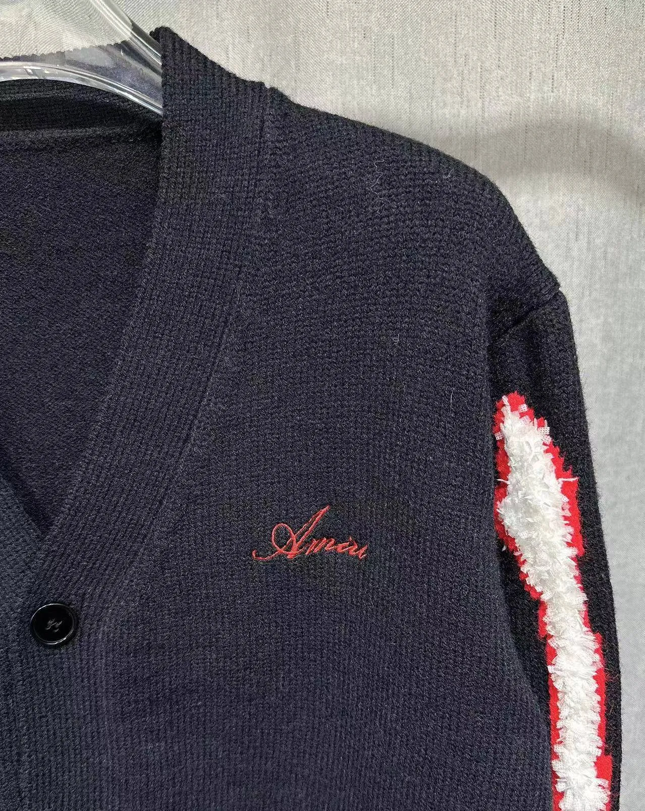 P270 🎉AMIRI new V-neck cardigan sweater, logo embroidery on the chest, 1:1 towel embroidery on the sleeves Color: apricot white, cerulean blue, black, size: S M L XL XXL
