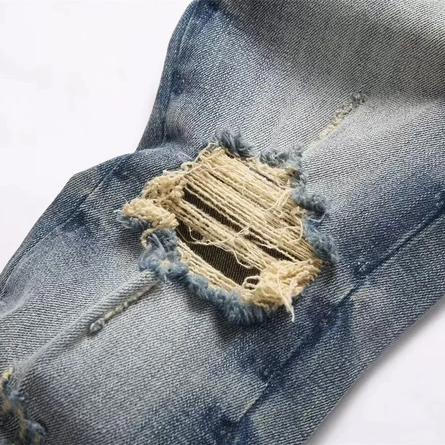 #N10 P246💰 (Top version) AMIRI hot high street jeans slim fit stretch washed knife cut trousers men's fashion AMIRI amiri is transliterated as Emil, which is the name of the founder. Mike Amiri, the founder of amiri, grew up in Los Angeles, USA. He was influenced by local street culture and Punk Rock since childhood, so he founded the amiri brand named after himself. A variety of trendy clothing meets the needs of different trendy players. Amiri clothing has novel and unique styles and is a well-known street brand in the United States. The styles and styles of many clothes are loved by many street photographers. The various clothing styles meet the dressing needs of different people, show their unique temperament, and show the trend of dressing. amiri's jeans are relatively famous. Not only do they have many styles, but the quality of the jeans is also very good. Many celebrities have also worn amiri brand jeans. Color: Picture color Size: 28, 30, 32, 34, 36 28 30 32 34 36 Waist 71 76 81 86 91 Qianlang 26.5 27.5 28.5 29.5 30.5 Hou Lang 37 38 39 40 41 Foot 14 14.8 15.6 16.4 17.2 Foreign Minister 100 102 104 106 107