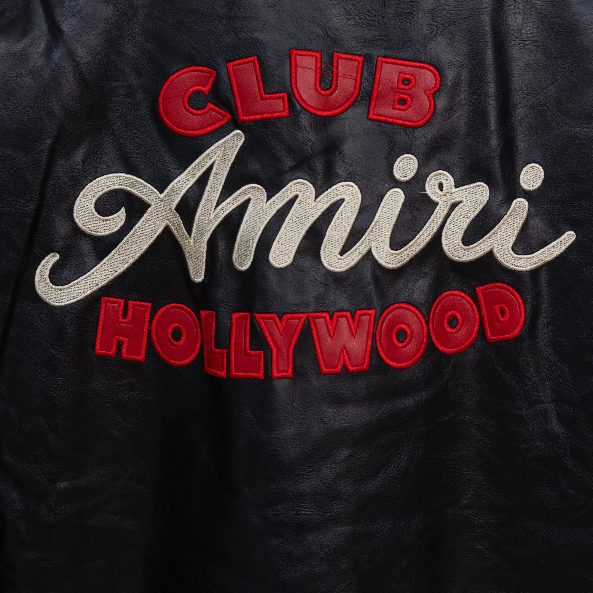 P420 AMIRI catwalk style all-leather baseball jacket. I ordered the original model and took a month to finally ship it. I love it so much. The upper body is really cool. A Douyin blogger said that this year's new jacket will become a future trend. If you look through street photos, you will find that celebrities regard it as a collectible jacket, a must-have item for men and women who want light luxury for commuting. Developing the highest version on the entire network, it took 1 month to customize and the cost was extremely high. The German imported flat-machine made custom-woven wool jacquard threads, using the first layer of imported lambskin. The pleated texture is unparalleled. It is hand-cut and meticulously crafted. The stitching position is very technical. Whether the whole garment is good or not depends on this position. Top-notch workmanship and details can stand the test. A full set of customized accessories, the letters are clear and perfectly restored without any difference. High-end atmosphere and full grade! The entire dress is exclusively customized with heavy craftsmanship. The towel patch embroidery is perfectly combined with craft embroidery and precise stitching! Absolute craftsmanship quality! Size: M L XL XXL