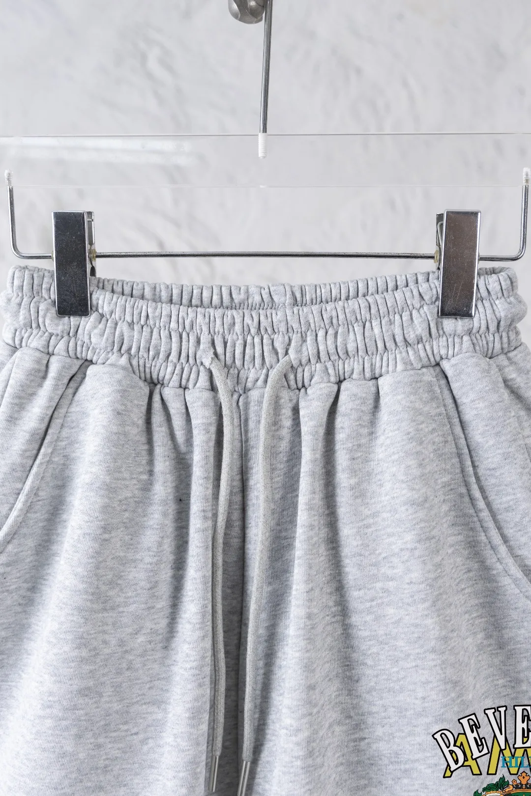 P180 AMIRI new shorts, classic printed shorts, light luxury, a must-have item for daily commuting for men and women, correct version, welcome to compare, detailed features · Made of 360g Xinjiang cotton double yarn fish scale terry fabric · Elastic waistband · Double needle stitching and cross-stitching process Color: black/grey Size: S M L XL XXL (please state your height and weight when placing an order)